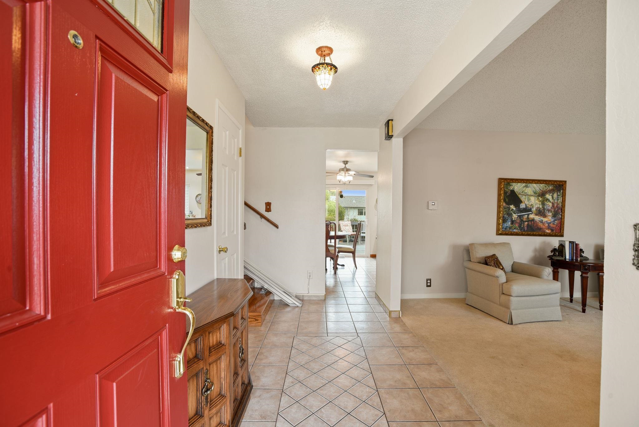 Detail Gallery Image 5 of 53 For 136 Marco Ln, Vacaville,  CA 95688 - 4 Beds | 2/1 Baths