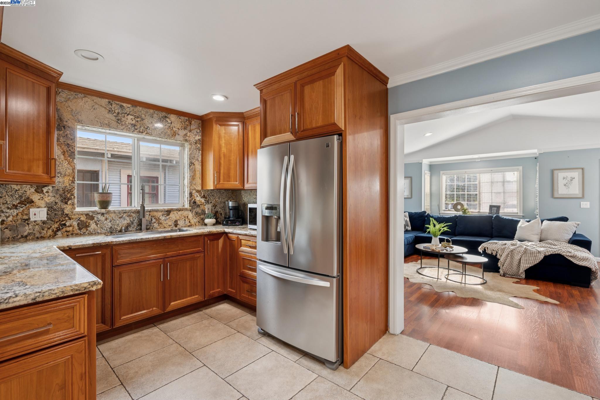 Detail Gallery Image 16 of 58 For 1815 102nd Ave, Oakland,  CA 94603 - 3 Beds | 3 Baths