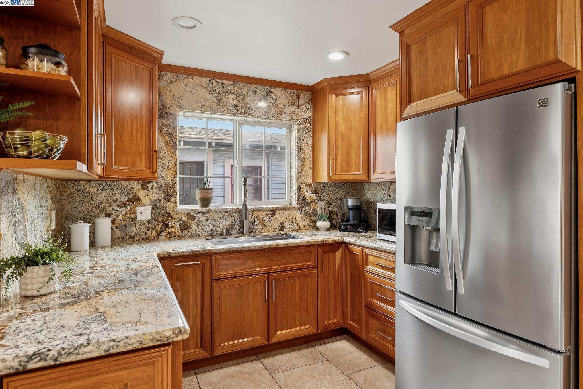 Detail Gallery Image 17 of 58 For 1815 102nd Ave, Oakland,  CA 94603 - 3 Beds | 3 Baths