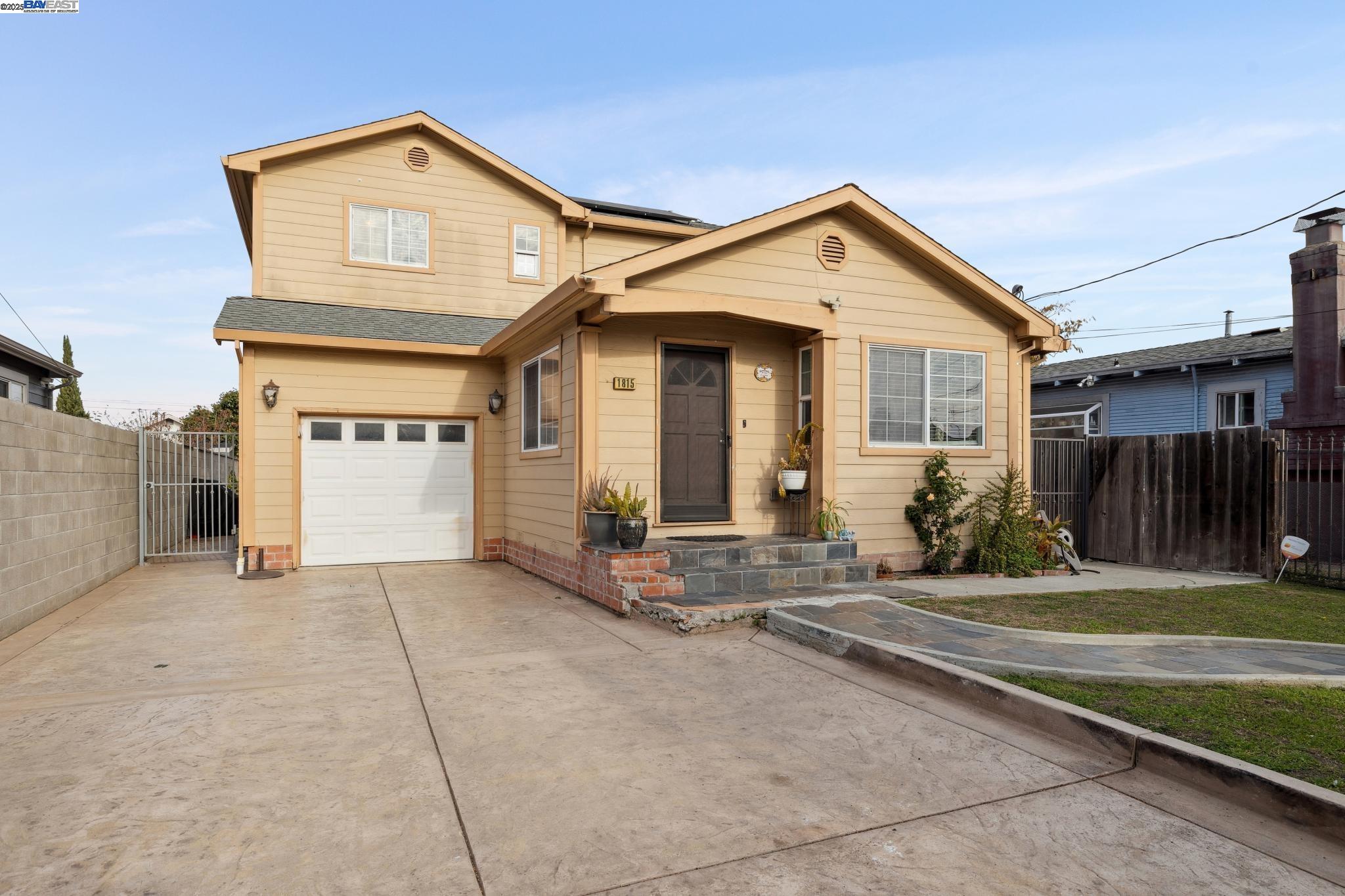 Detail Gallery Image 3 of 58 For 1815 102nd Ave, Oakland,  CA 94603 - 3 Beds | 3 Baths