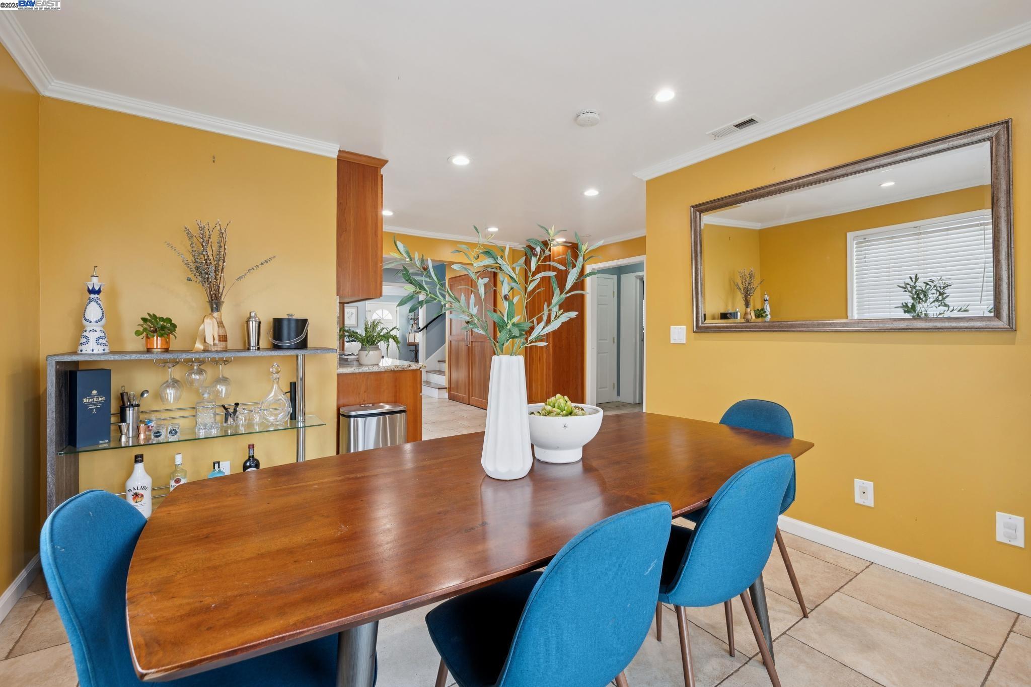 Detail Gallery Image 23 of 58 For 1815 102nd Ave, Oakland,  CA 94603 - 3 Beds | 3 Baths