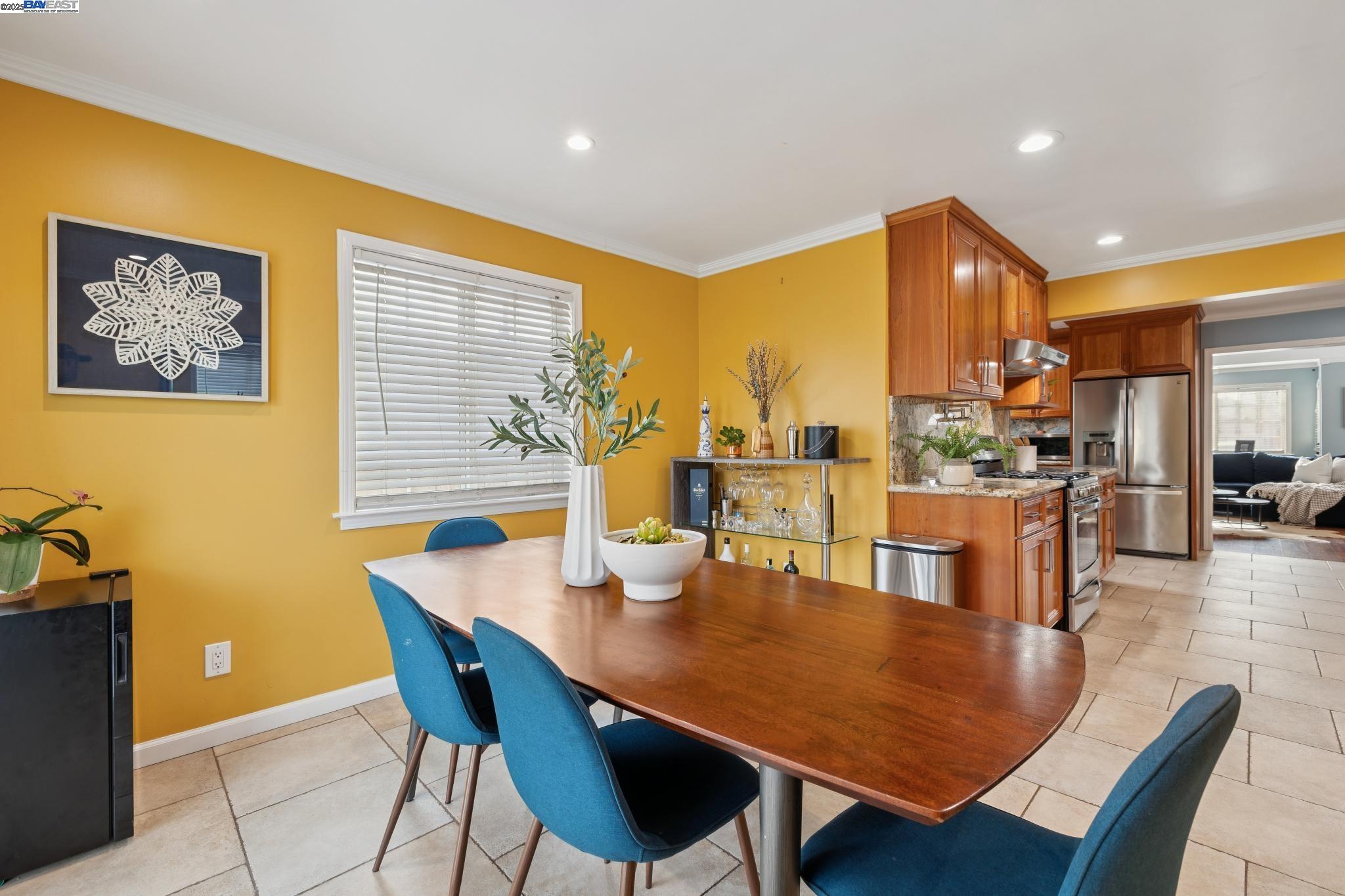 Detail Gallery Image 24 of 58 For 1815 102nd Ave, Oakland,  CA 94603 - 3 Beds | 3 Baths