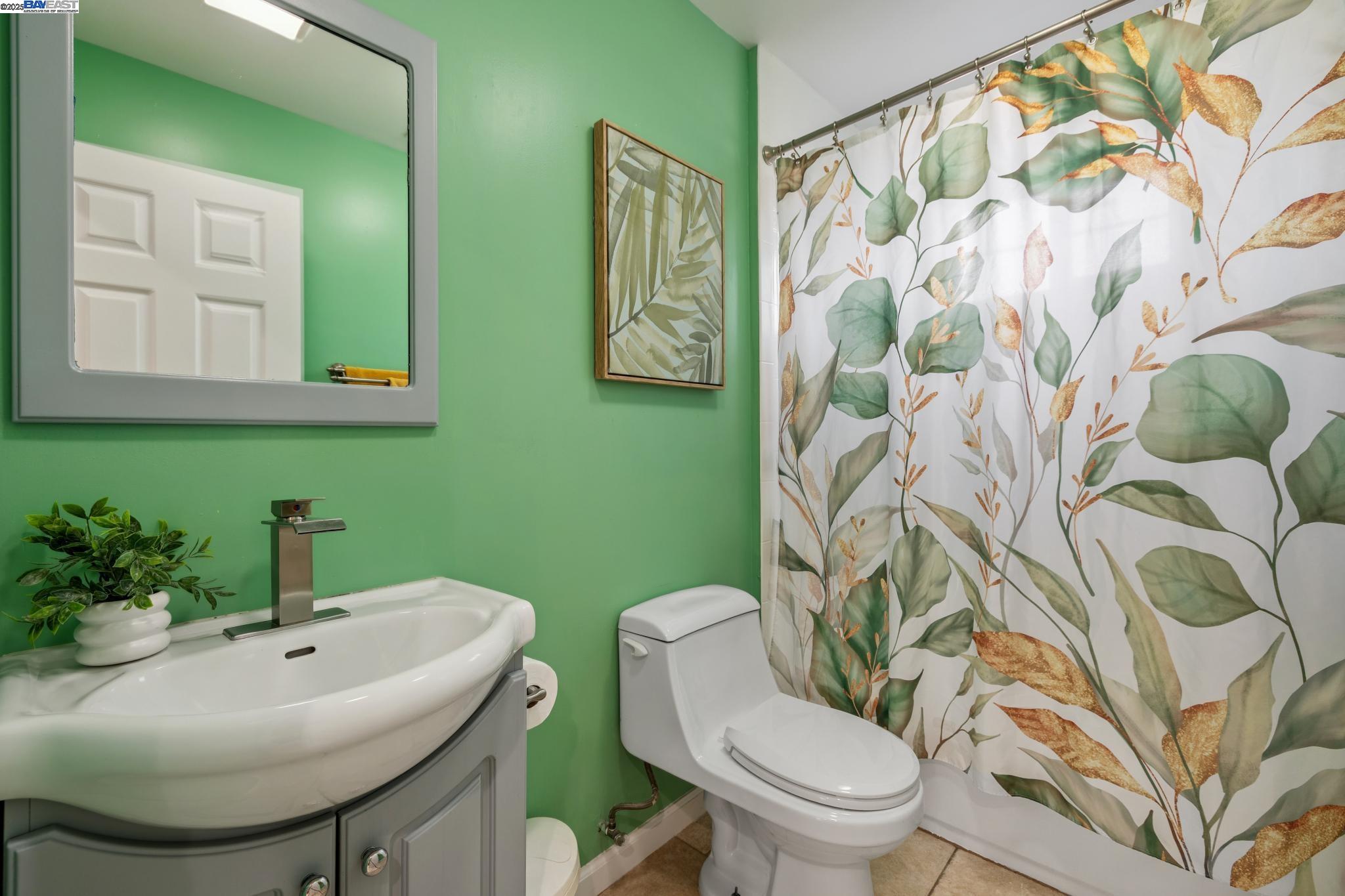 Detail Gallery Image 31 of 58 For 1815 102nd Ave, Oakland,  CA 94603 - 3 Beds | 3 Baths