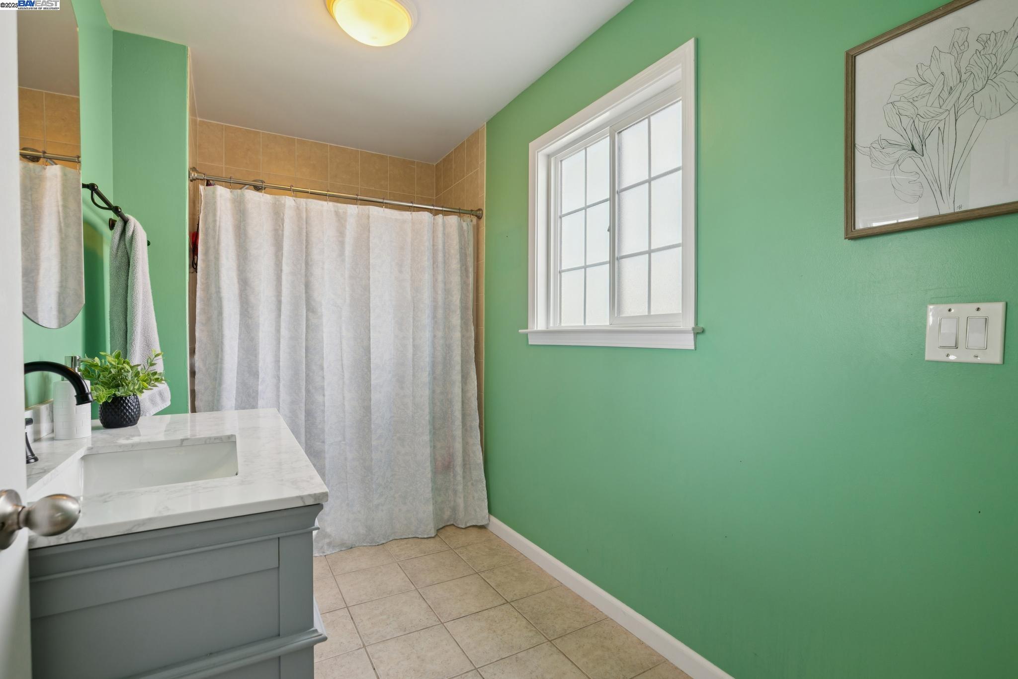 Detail Gallery Image 46 of 58 For 1815 102nd Ave, Oakland,  CA 94603 - 3 Beds | 3 Baths