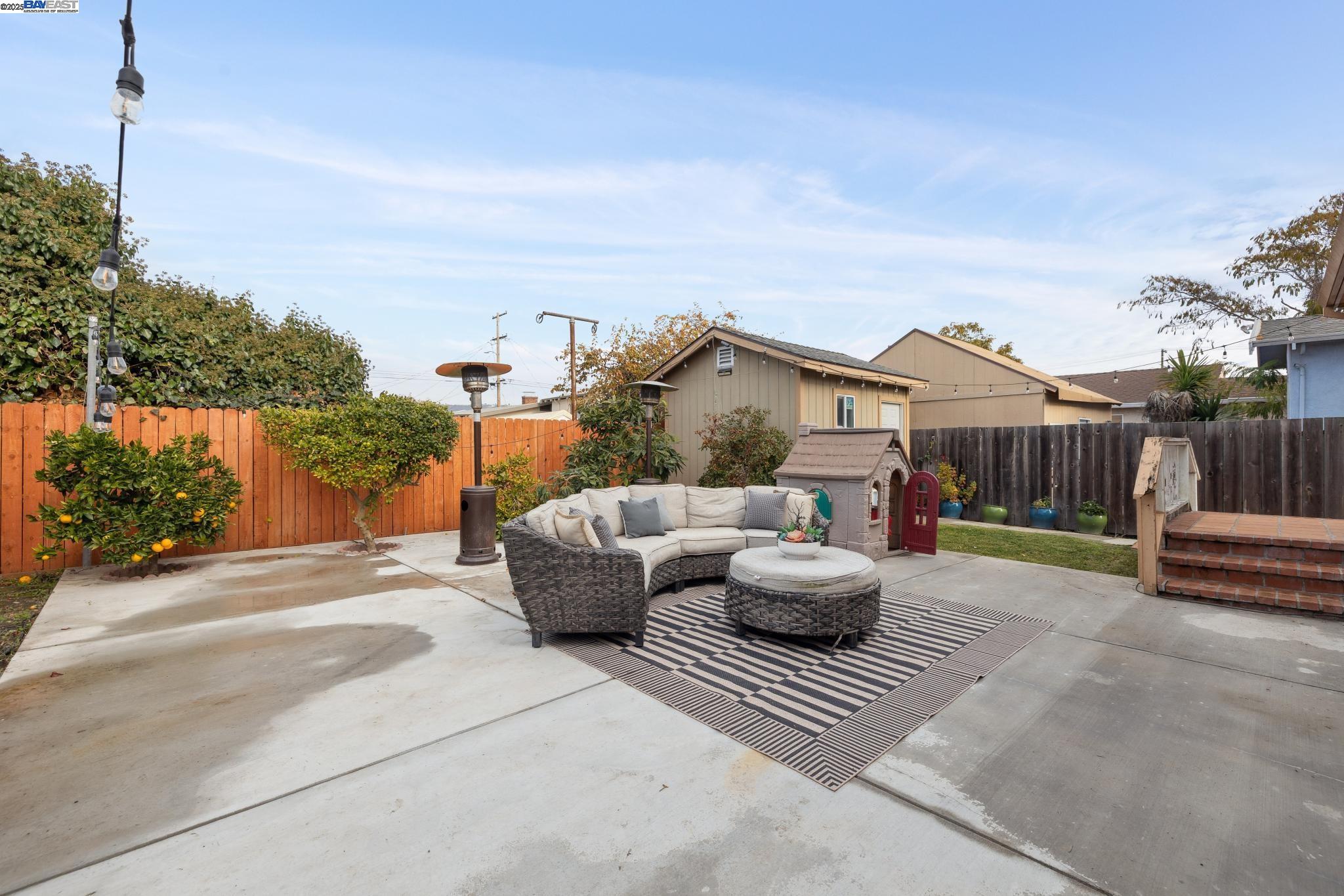 Detail Gallery Image 56 of 58 For 1815 102nd Ave, Oakland,  CA 94603 - 3 Beds | 3 Baths