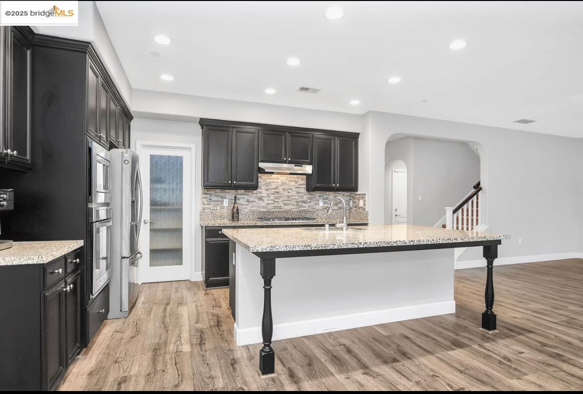 Detail Gallery Image 13 of 39 For 8461 Pinehollow Cir, Discovery Bay,  CA 94505 - 4 Beds | 3 Baths