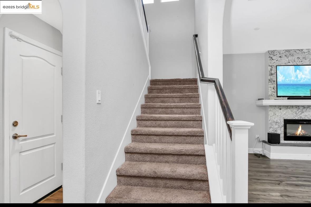 Detail Gallery Image 17 of 39 For 8461 Pinehollow Cir, Discovery Bay,  CA 94505 - 4 Beds | 3 Baths