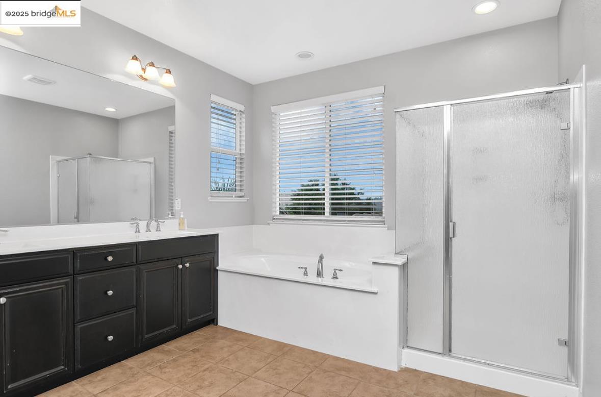 Detail Gallery Image 26 of 39 For 8461 Pinehollow Cir, Discovery Bay,  CA 94505 - 4 Beds | 3 Baths