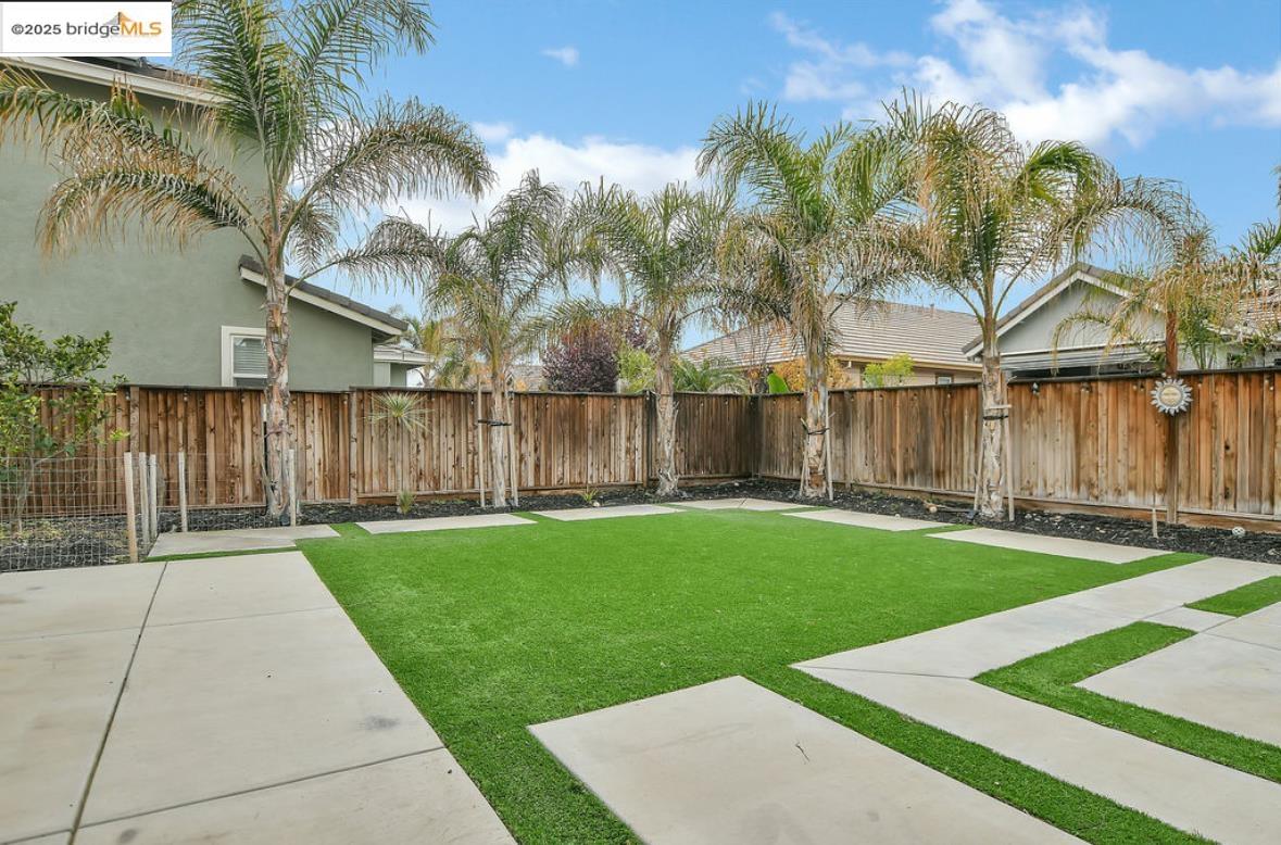 Detail Gallery Image 29 of 39 For 8461 Pinehollow Cir, Discovery Bay,  CA 94505 - 4 Beds | 3 Baths