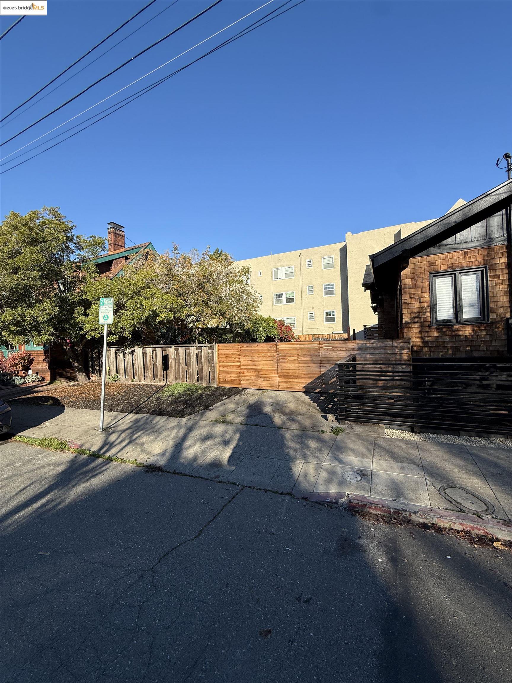 Detail Gallery Image 3 of 3 For 2477 Prince St, Berkeley,  CA 94705 - – Beds | – Baths