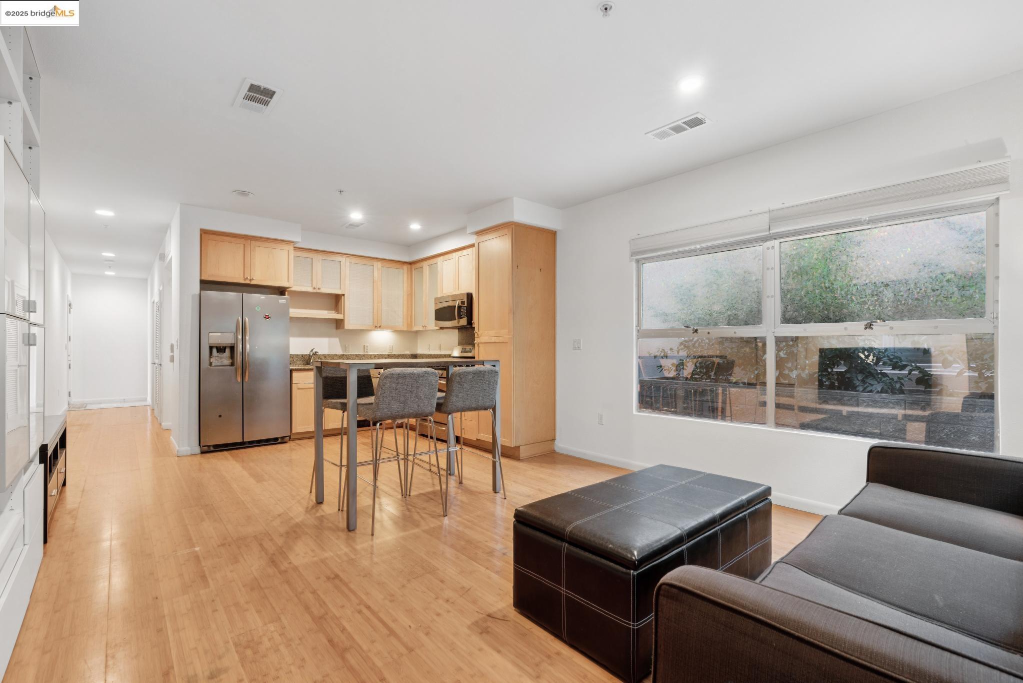 Detail Gallery Image 11 of 22 For 6466 Hollis Street #248,  Emeryville,  CA 94608 - 1 Beds | 1 Baths