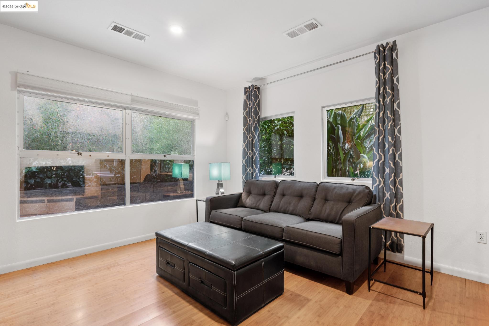 Detail Gallery Image 7 of 22 For 6466 Hollis Street #248,  Emeryville,  CA 94608 - 1 Beds | 1 Baths