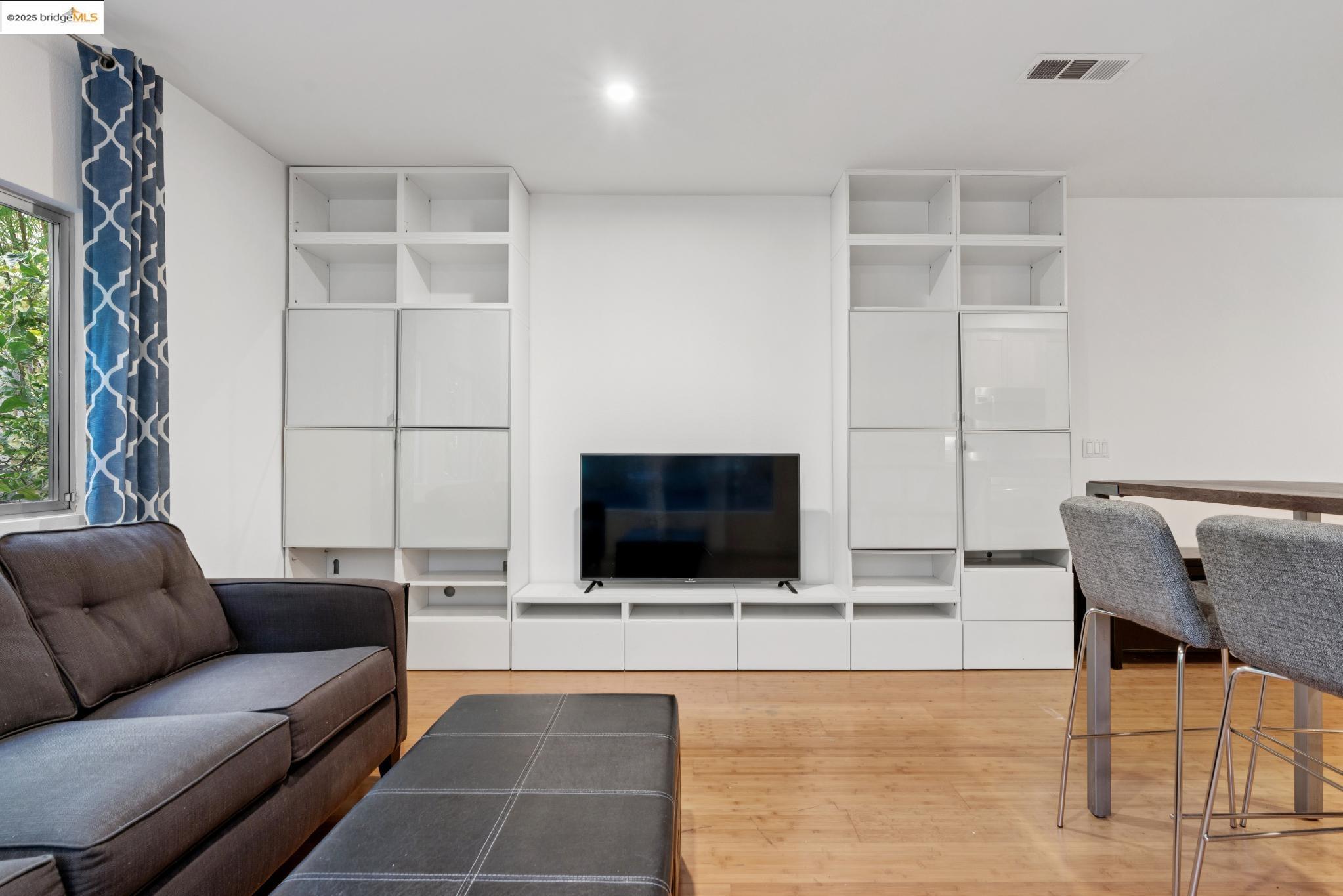 Detail Gallery Image 9 of 22 For 6466 Hollis Street #248,  Emeryville,  CA 94608 - 1 Beds | 1 Baths