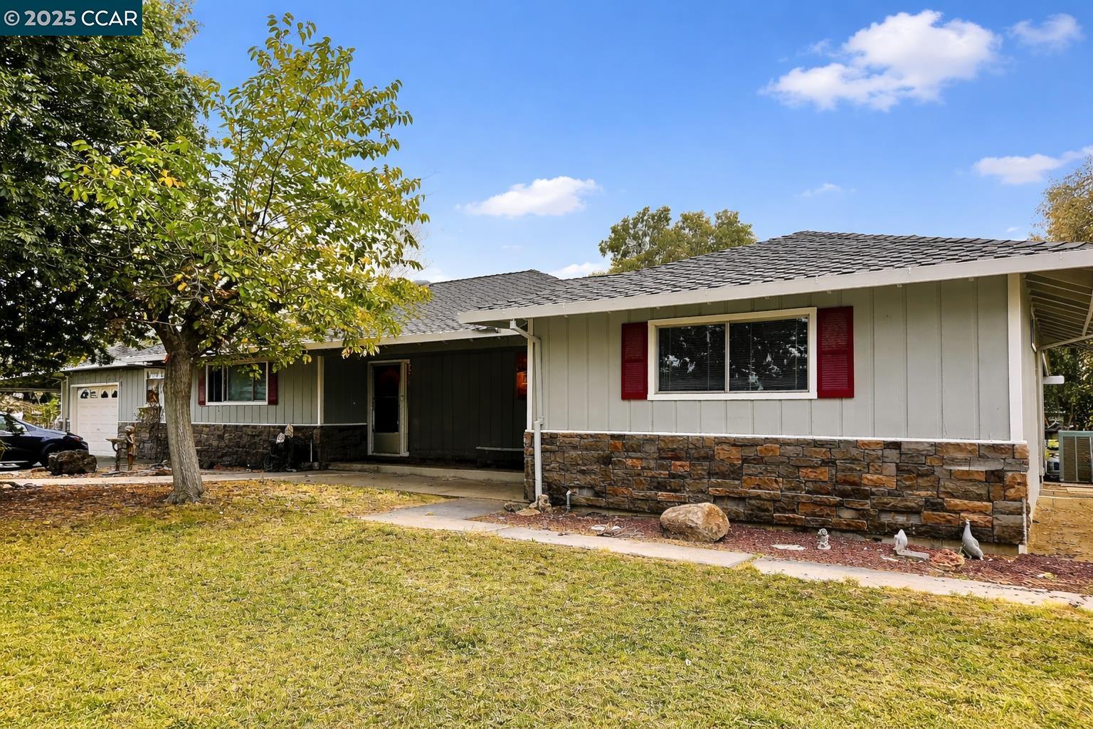 Front Image Thumbnail for CC41119347