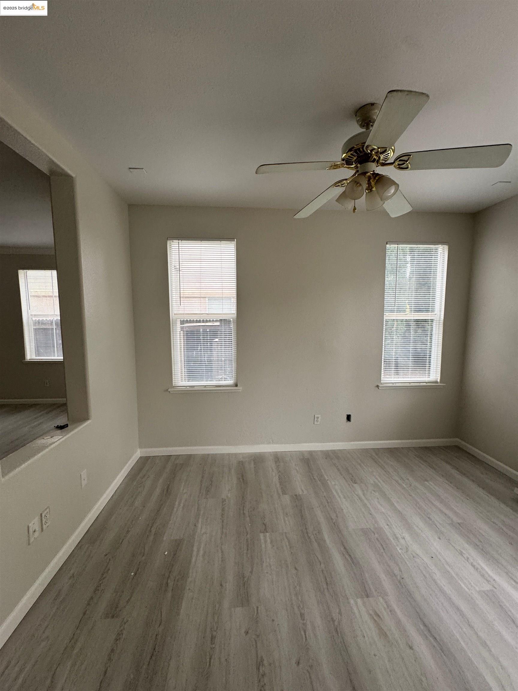 Detail Gallery Image 2 of 15 For 68 Lexington Ct, Brentwood,  CA 94513-4469 - 5 Beds | 2/1 Baths