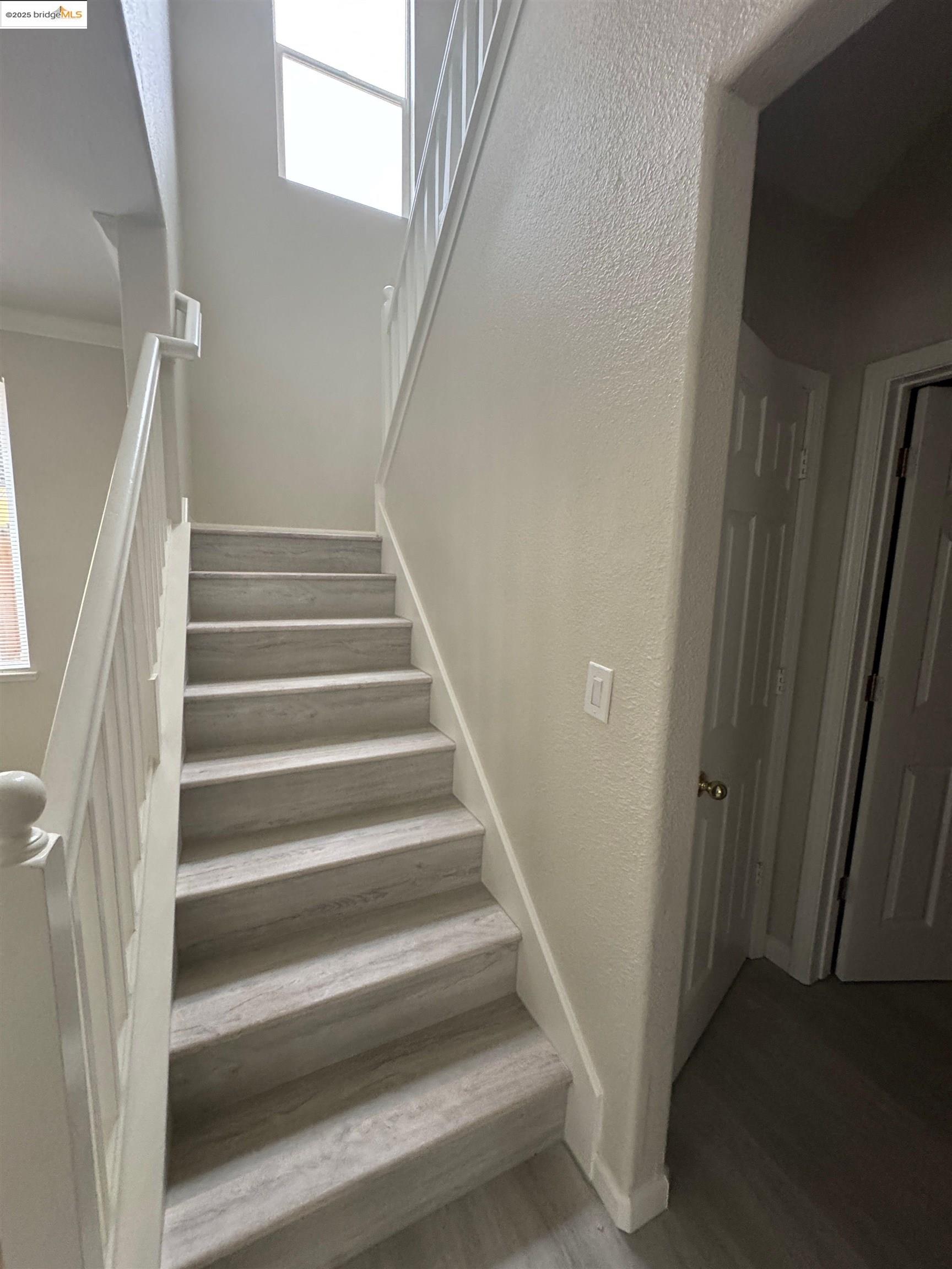 Detail Gallery Image 5 of 15 For 68 Lexington Ct, Brentwood,  CA 94513-4469 - 5 Beds | 2/1 Baths