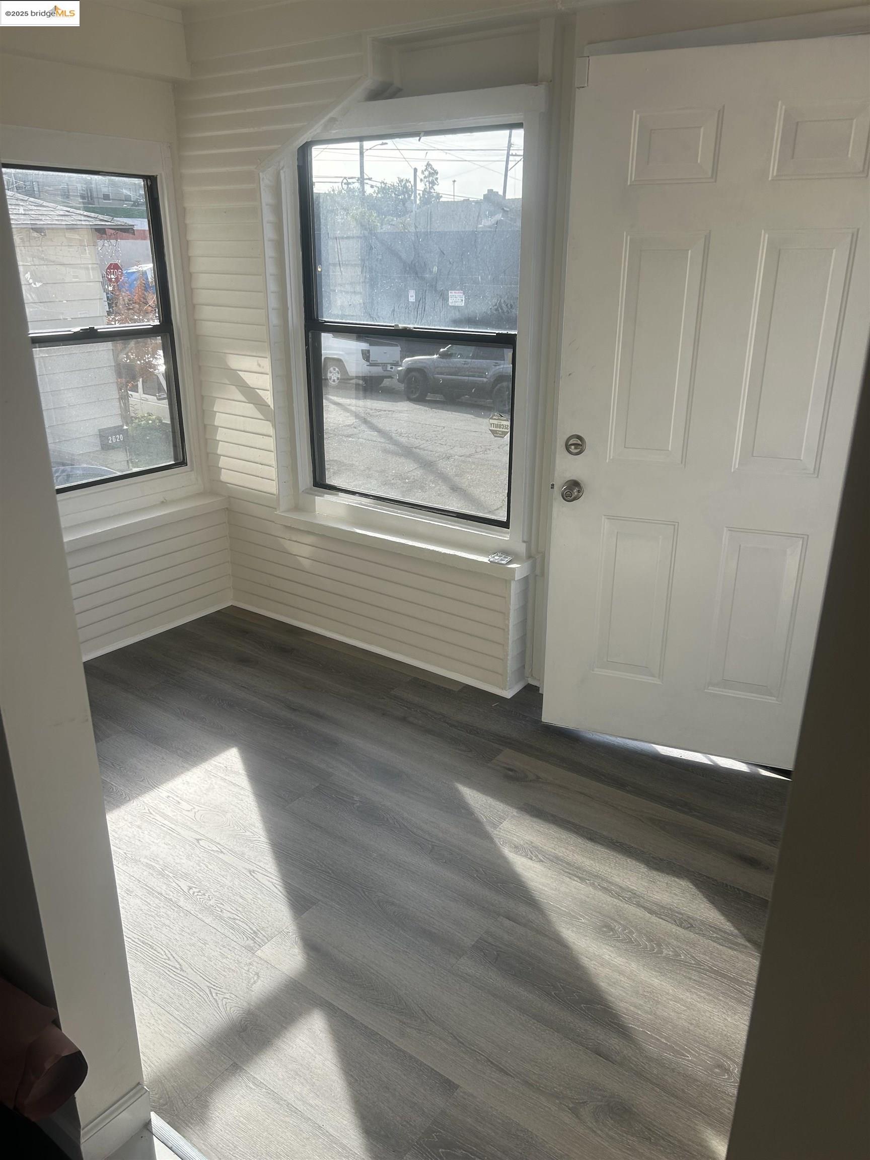 Detail Gallery Image 4 of 15 For 2618 E 20th St, Oakland,  CA 94601 - 3 Beds | 1 Baths