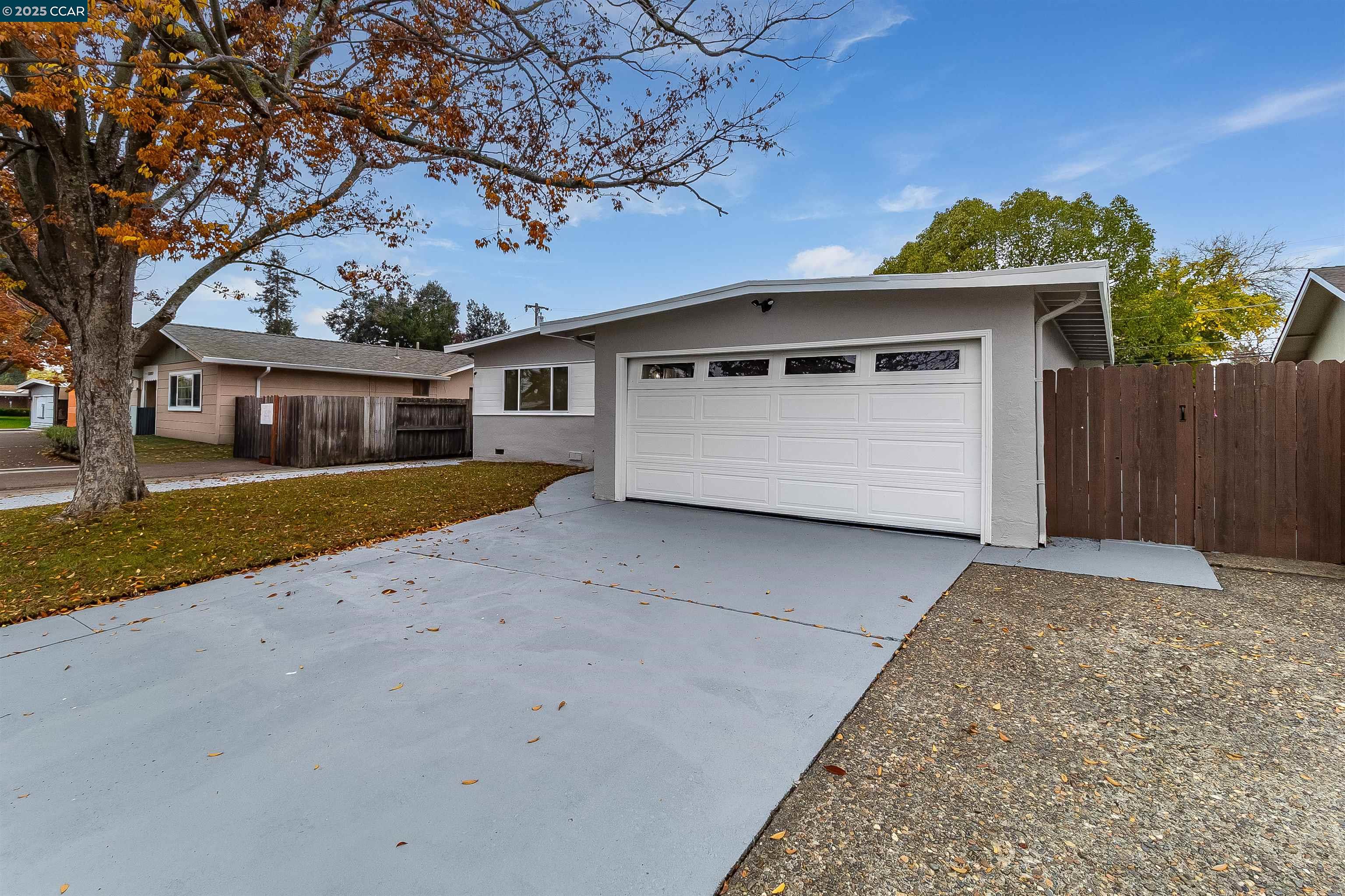 Detail Gallery Image 3 of 34 For 1863 San Clemente St, Fairfield,  CA 94533 - 3 Beds | 2 Baths