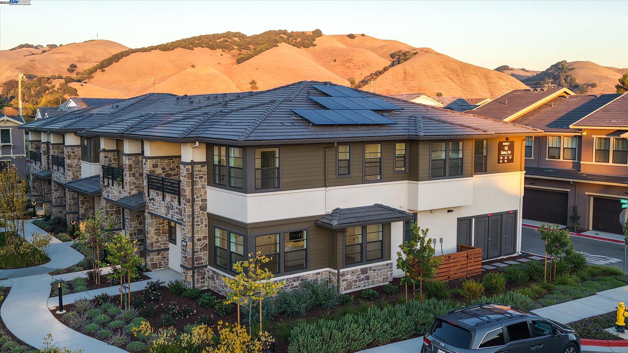 Detail Gallery Image 3 of 15 For 159 Quiancy Terrance, Fremont,  CA 94536 - 4 Beds | 3 Baths