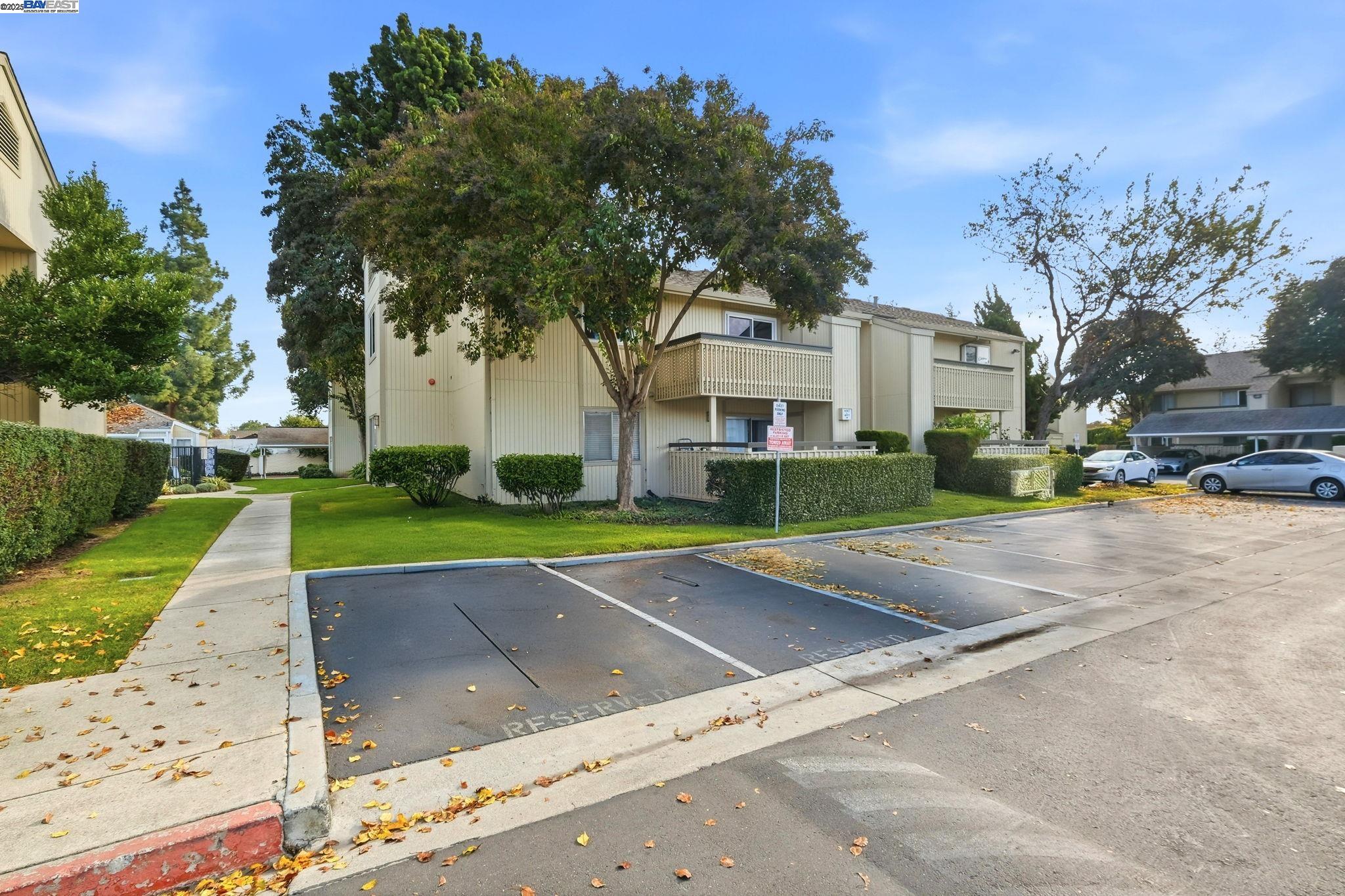 Detail Gallery Image 3 of 32 For 4064 Abbey Ter #217,  Fremont,  CA 94536 - 2 Beds | 1 Baths