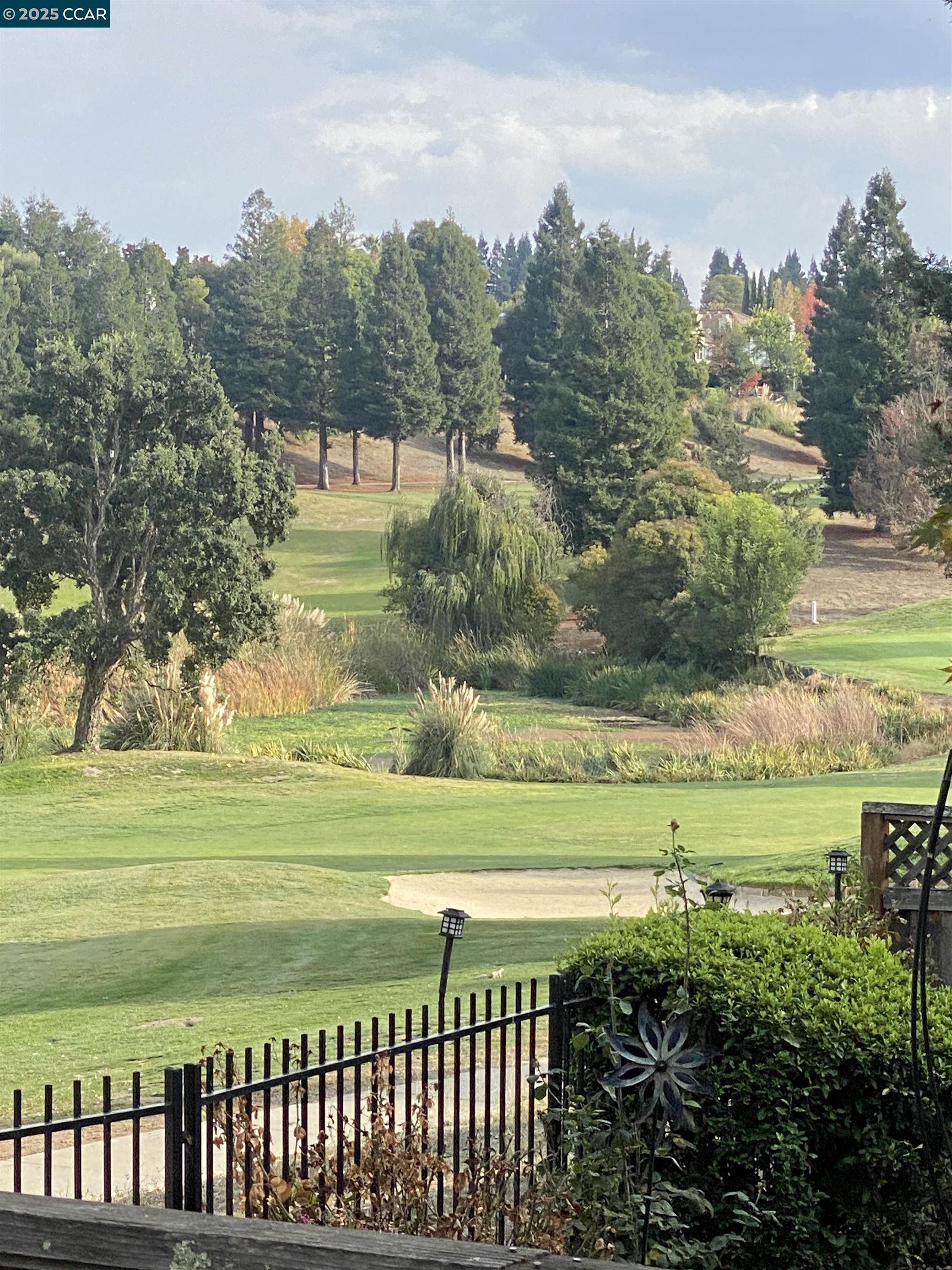 Detail Gallery Image 2 of 15 For Canyon Lakes Dr, San Ramon,  CA 94582 - 4 Beds | 2/1 Baths