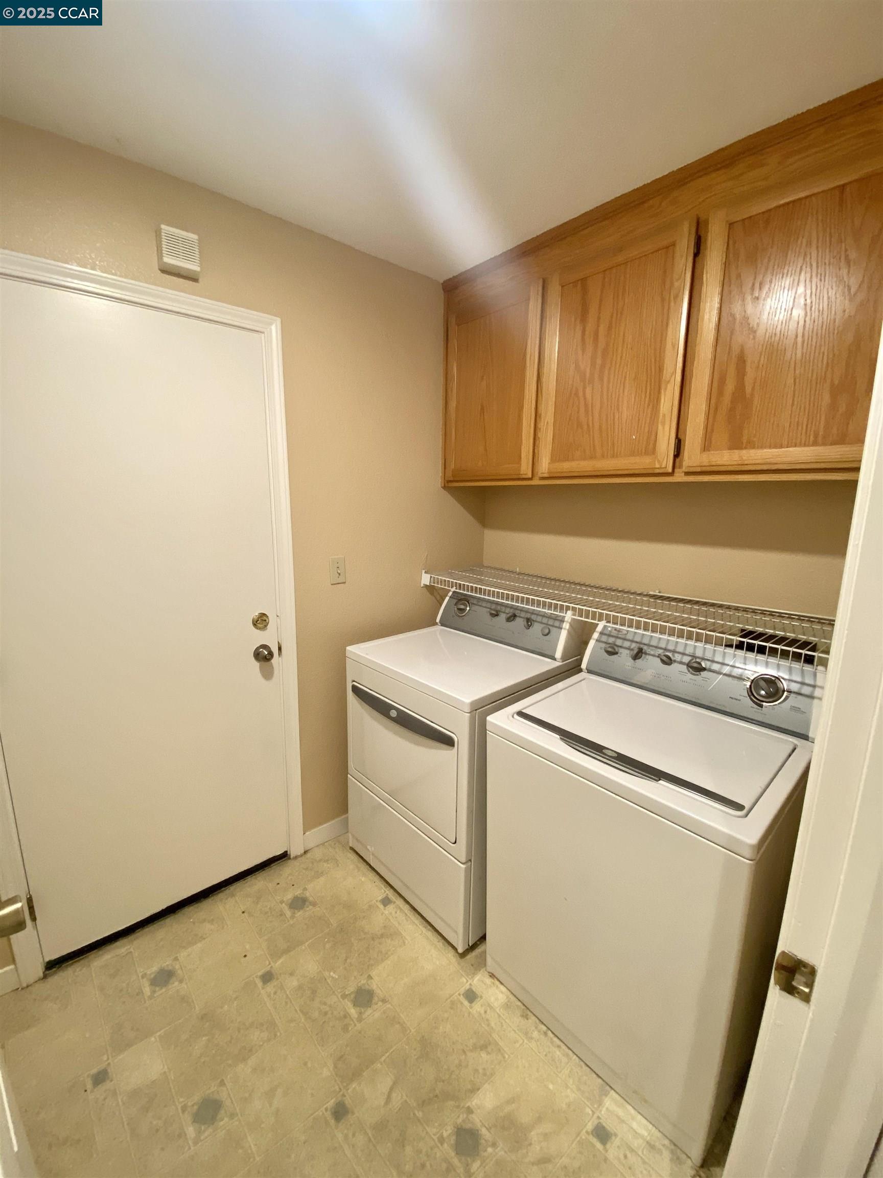 Detail Gallery Image 11 of 15 For Canyon Lakes Dr, San Ramon,  CA 94582 - 4 Beds | 2/1 Baths