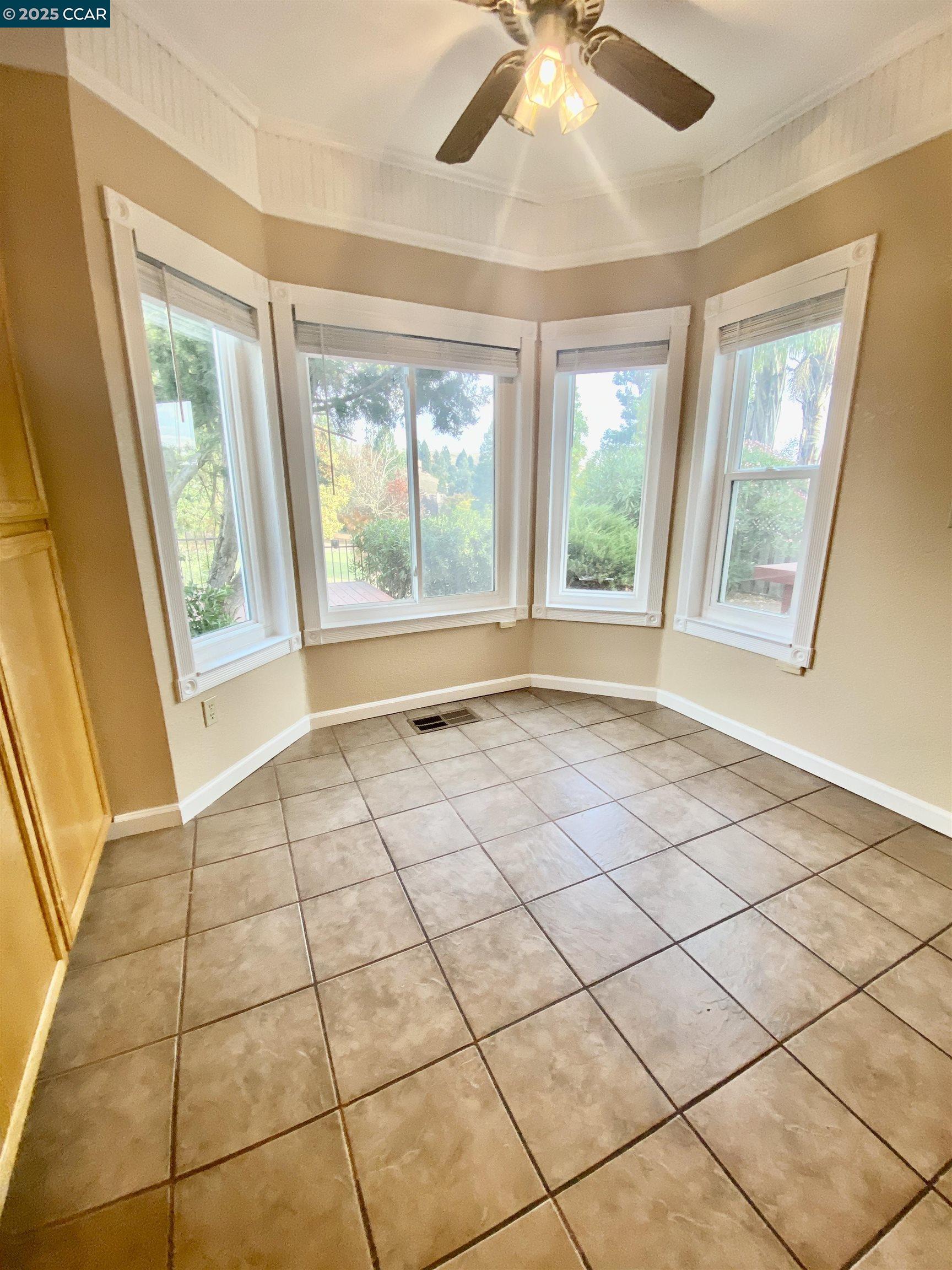 Detail Gallery Image 13 of 15 For Canyon Lakes Dr, San Ramon,  CA 94582 - 4 Beds | 2/1 Baths