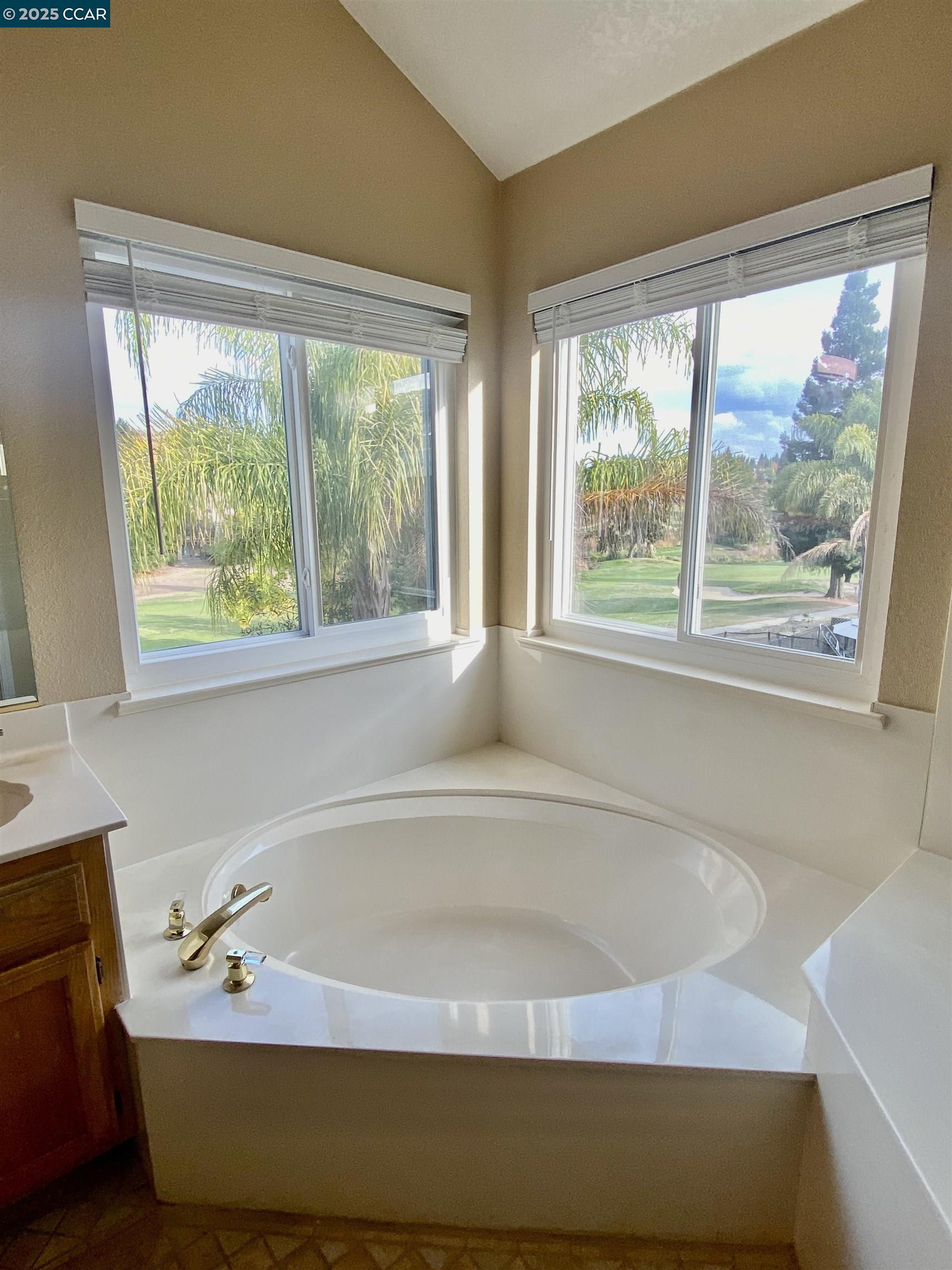 Detail Gallery Image 14 of 15 For Canyon Lakes Dr, San Ramon,  CA 94582 - 4 Beds | 2/1 Baths