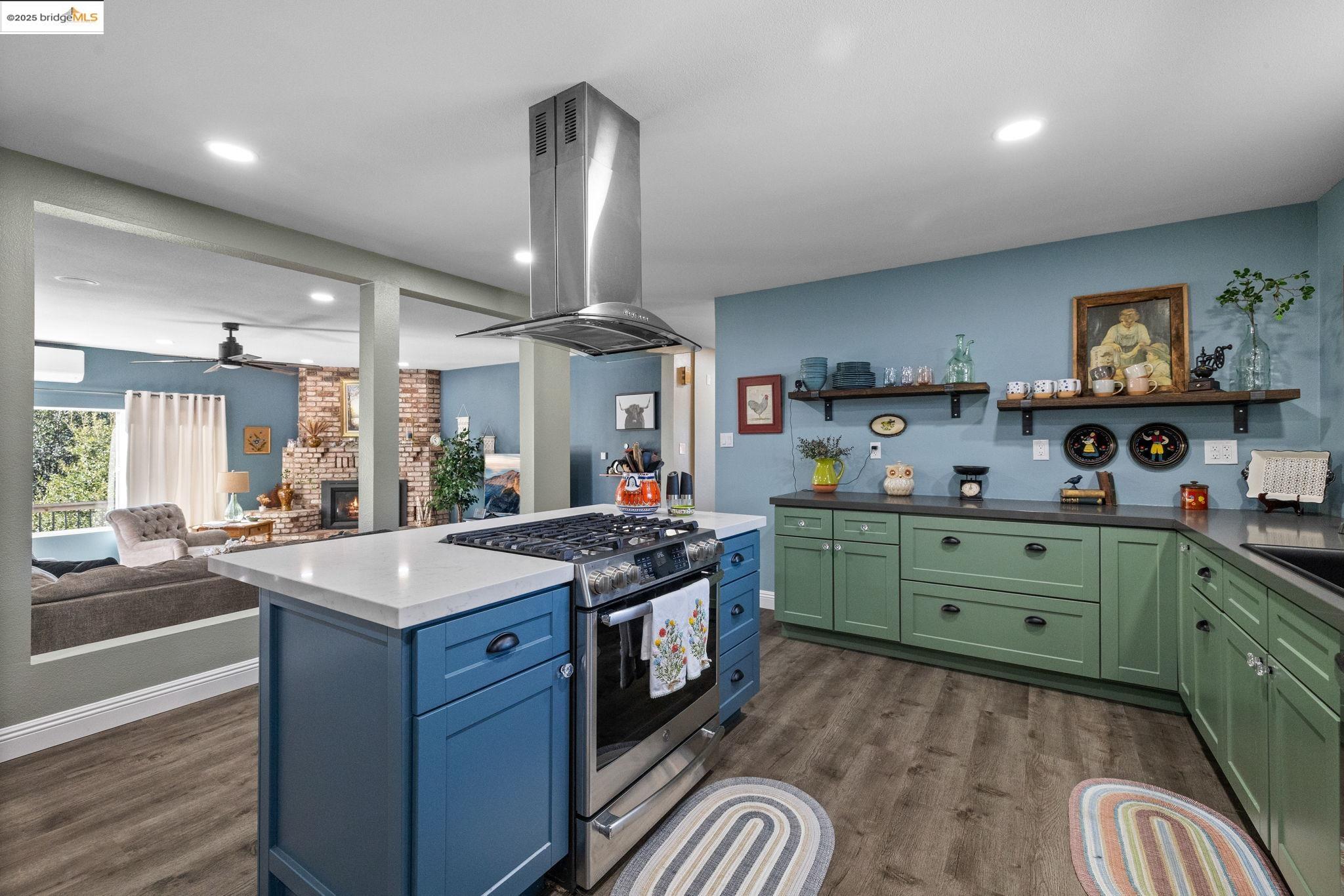 Detail Gallery Image 12 of 50 For 20330 Westview Dr, Tuolumne,  CA 95379 - 4 Beds | 2 Baths