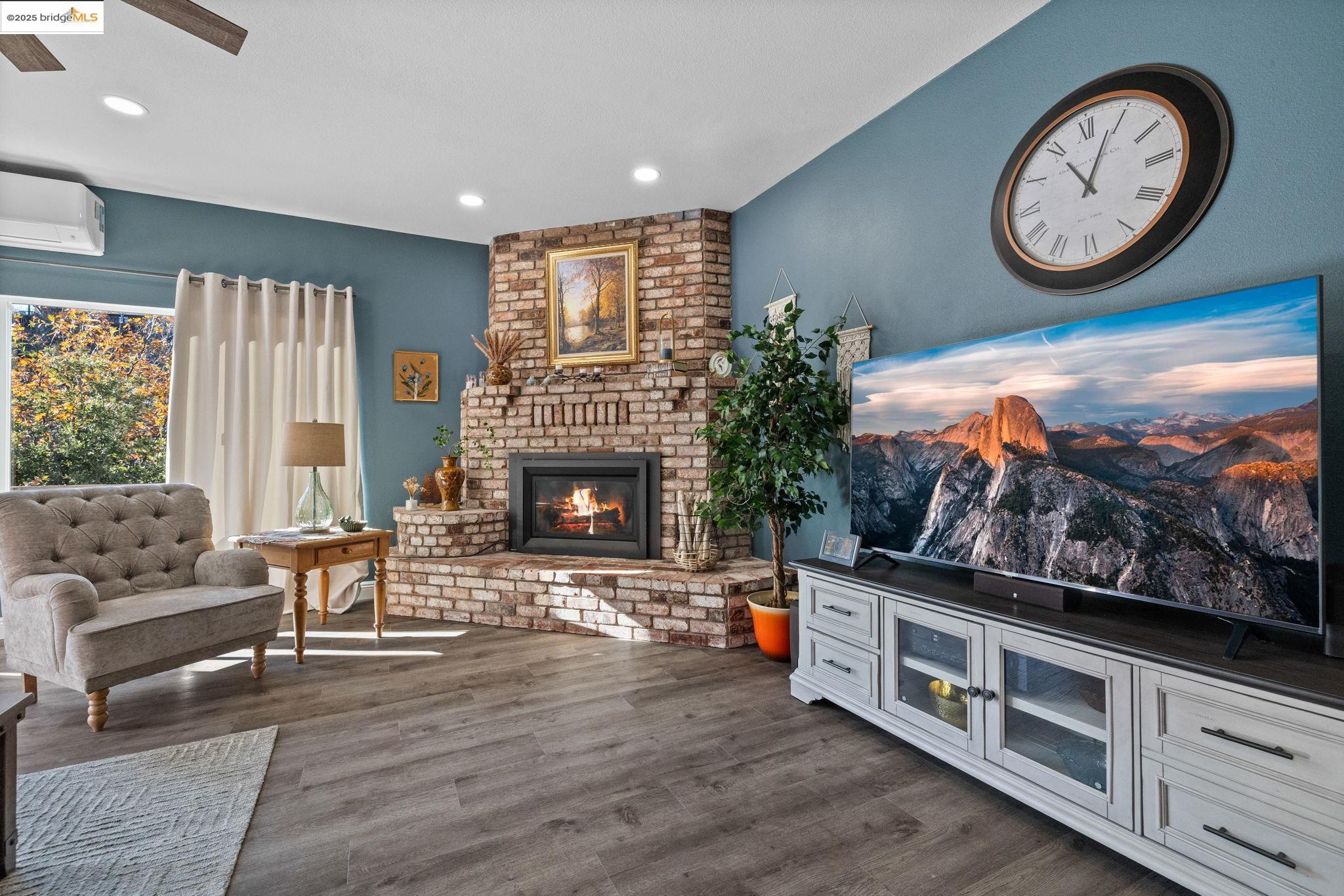 Detail Gallery Image 4 of 50 For 20330 Westview Dr, Tuolumne,  CA 95379 - 4 Beds | 2 Baths