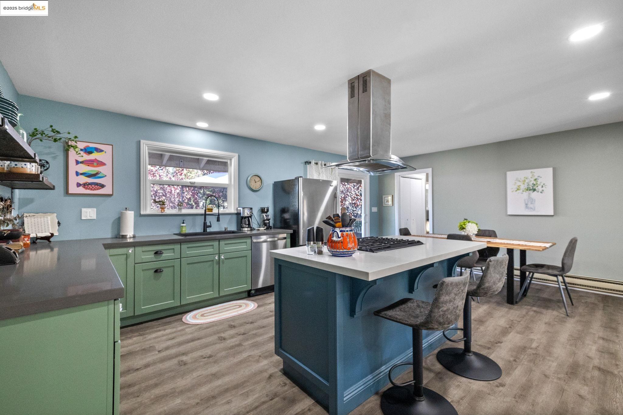 Detail Gallery Image 8 of 50 For 20330 Westview Dr, Tuolumne,  CA 95379 - 4 Beds | 2 Baths