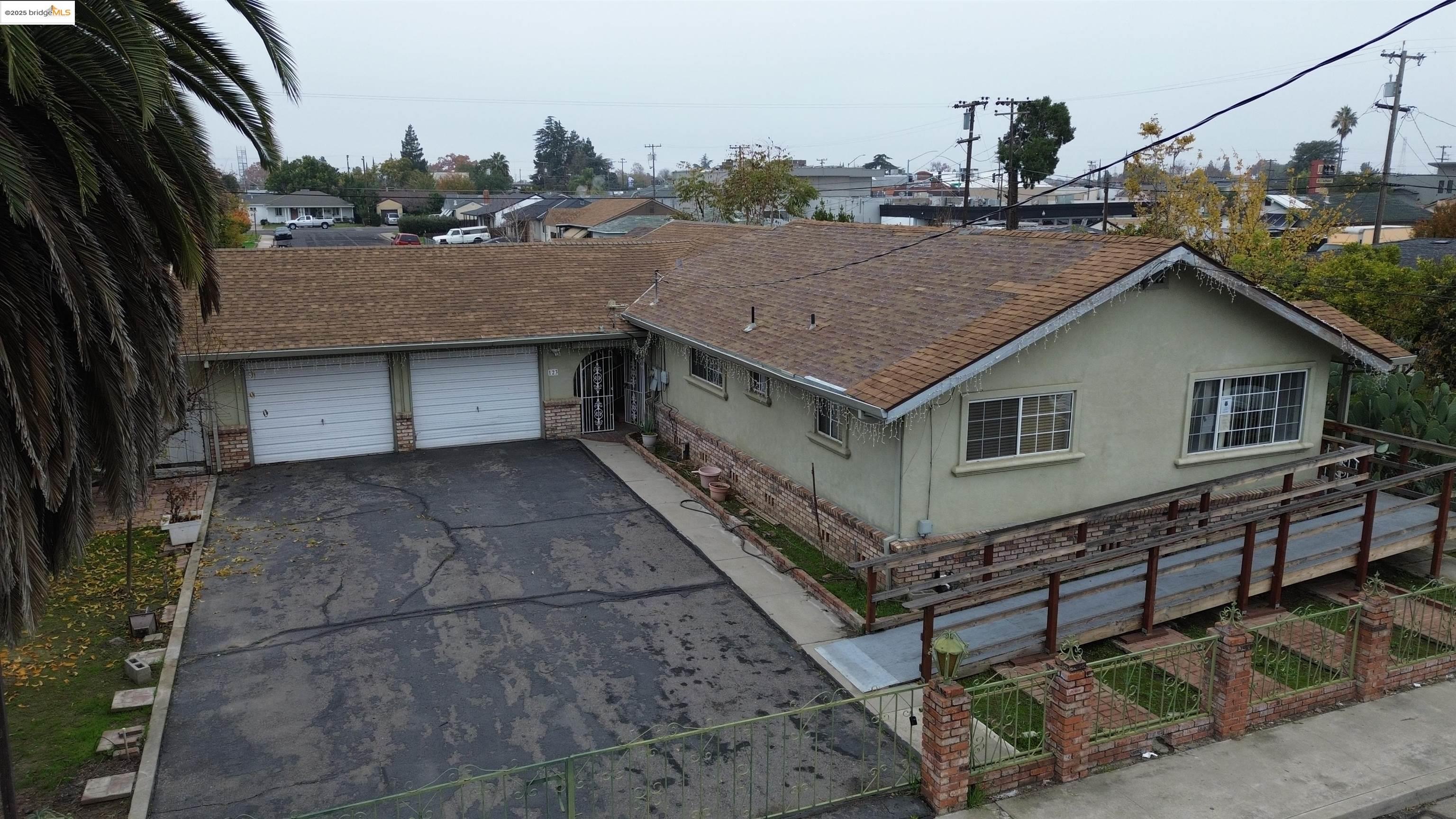 Front Image Thumbnail for EB41119361