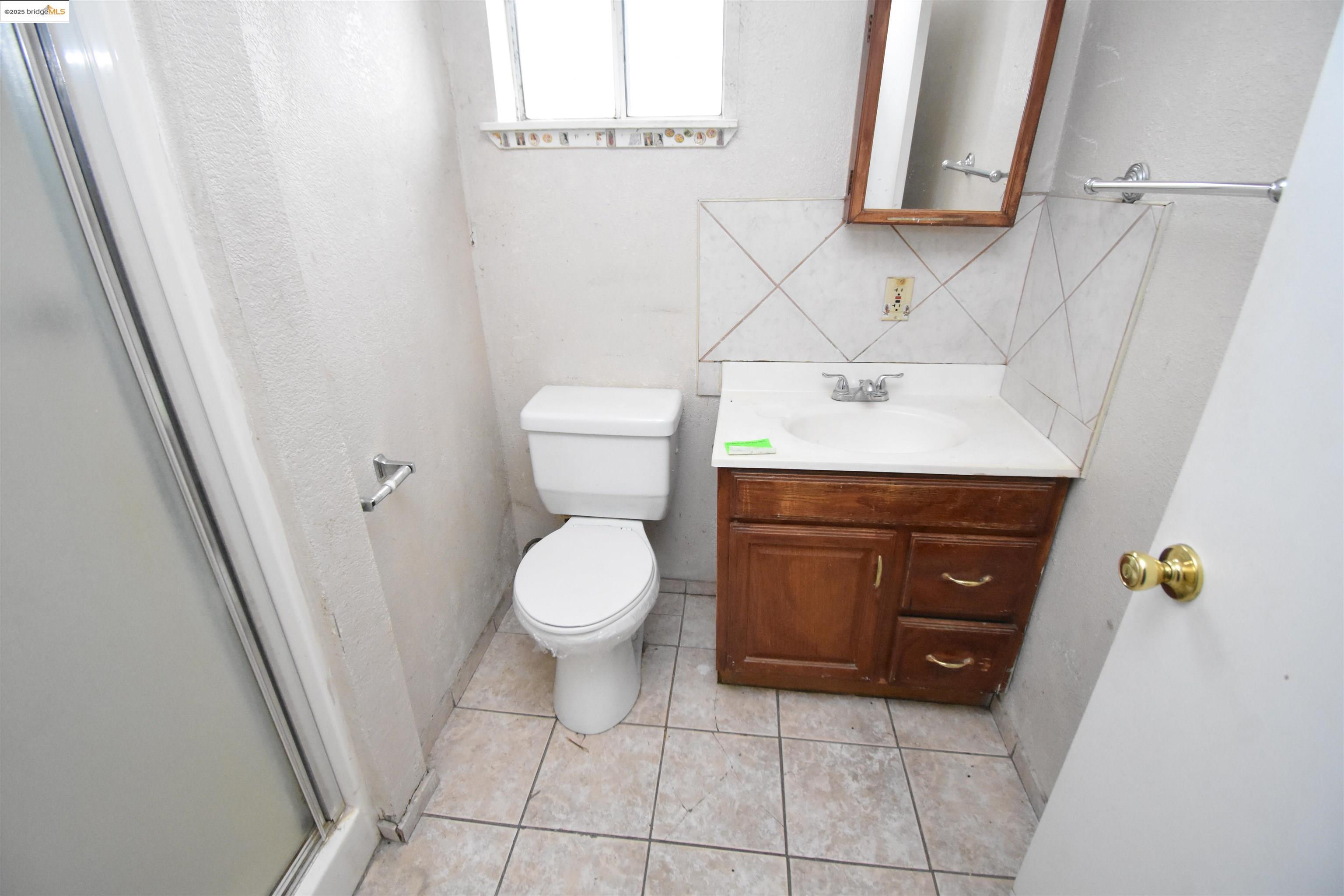 Detail Gallery Image 15 of 18 For 123 S Washington Ave, Manteca,  CA 95336 - 3 Beds | 3 Baths