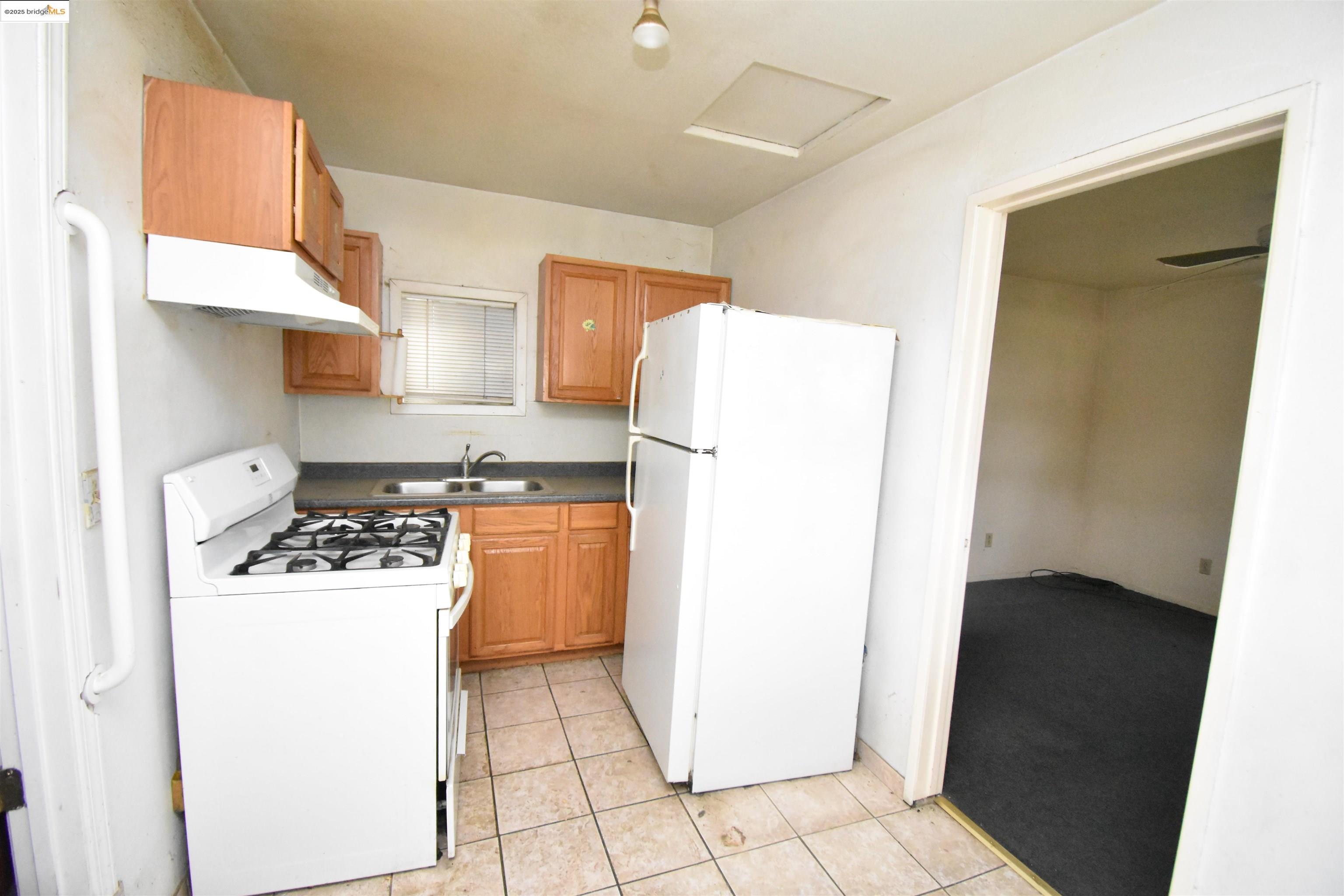 Detail Gallery Image 17 of 18 For 123 S Washington Ave, Manteca,  CA 95336 - 3 Beds | 3 Baths