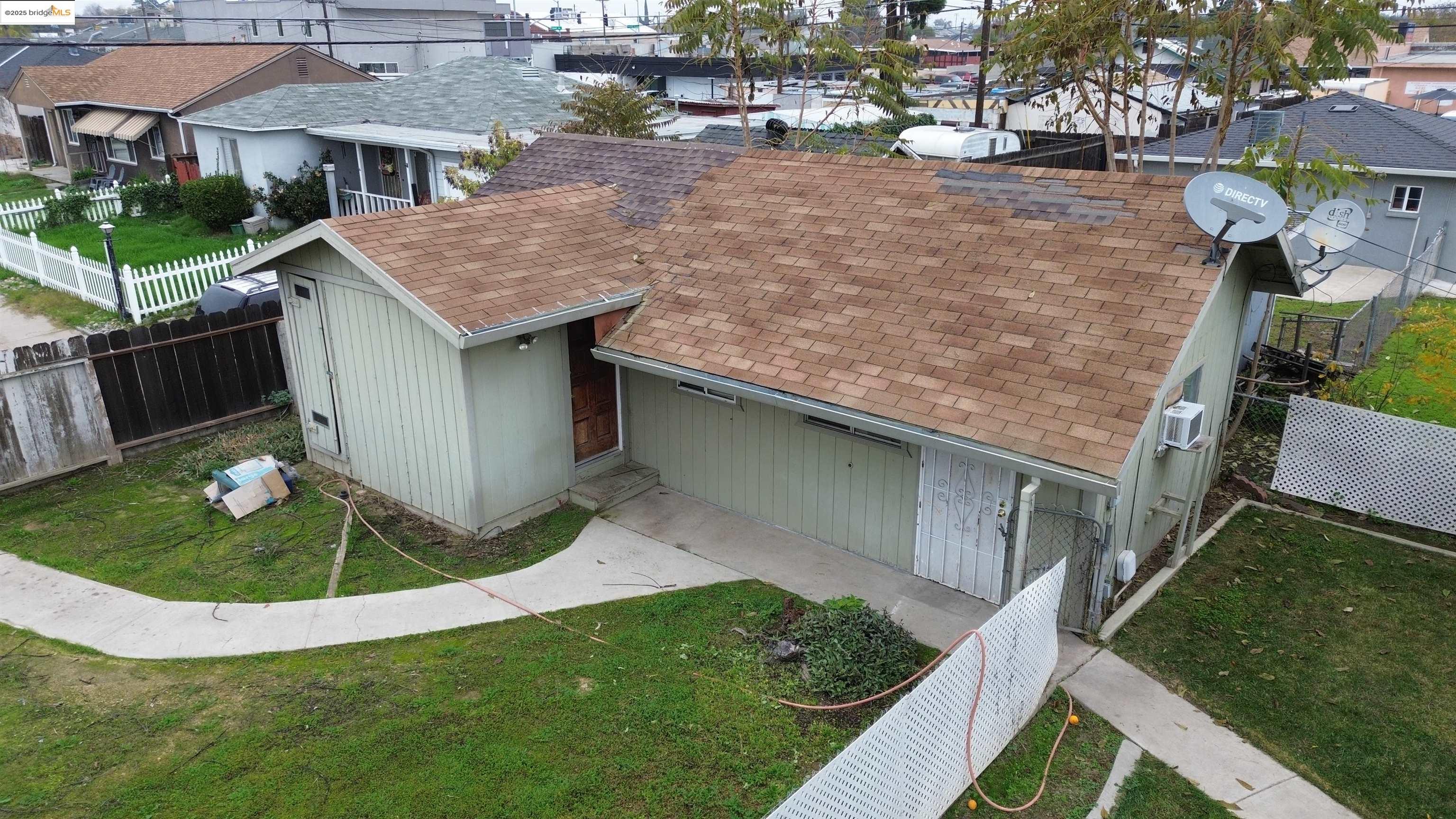 Detail Gallery Image 4 of 18 For 123 S Washington Ave, Manteca,  CA 95336 - 3 Beds | 3 Baths