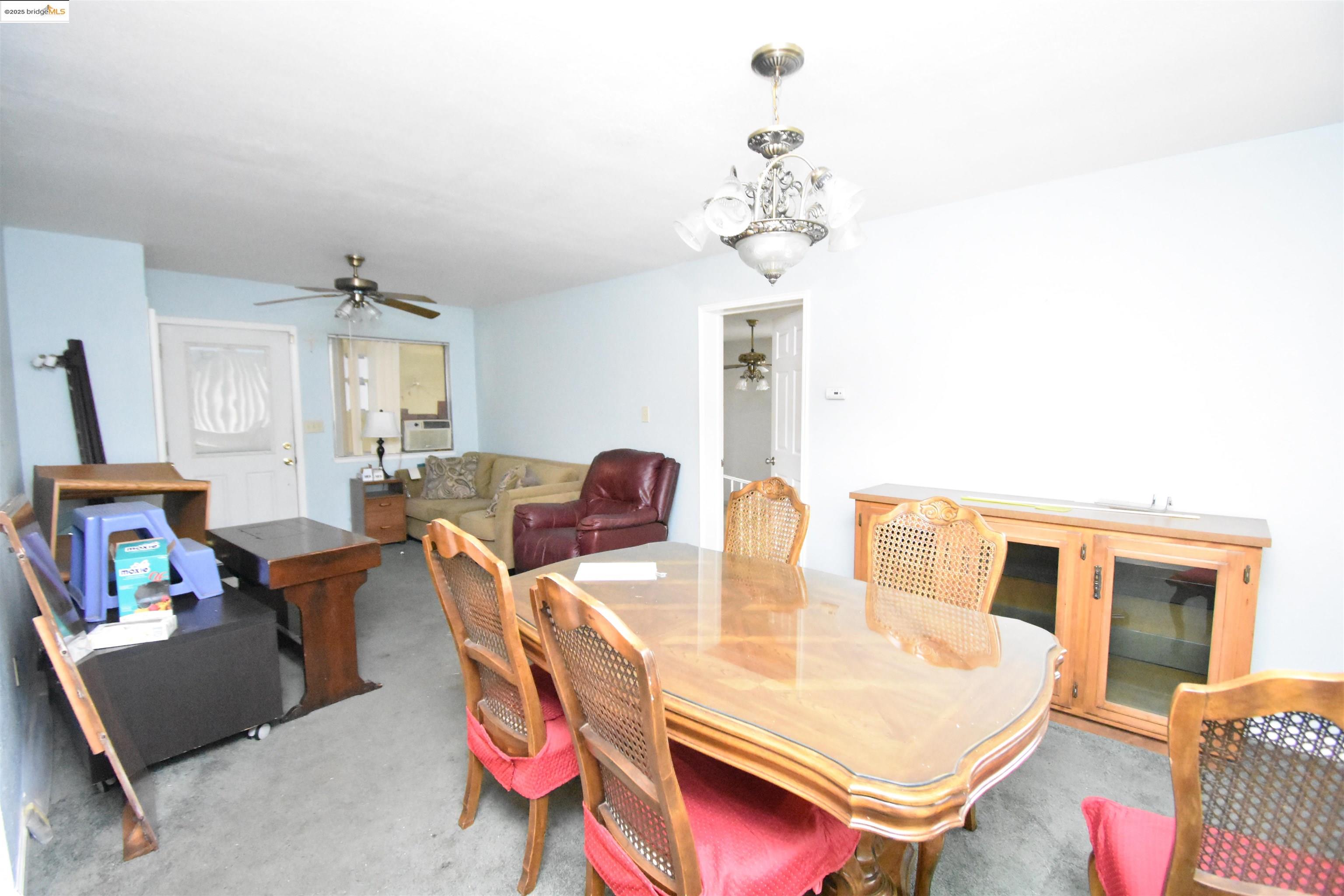 Detail Gallery Image 8 of 18 For 123 S Washington Ave, Manteca,  CA 95336 - 3 Beds | 3 Baths