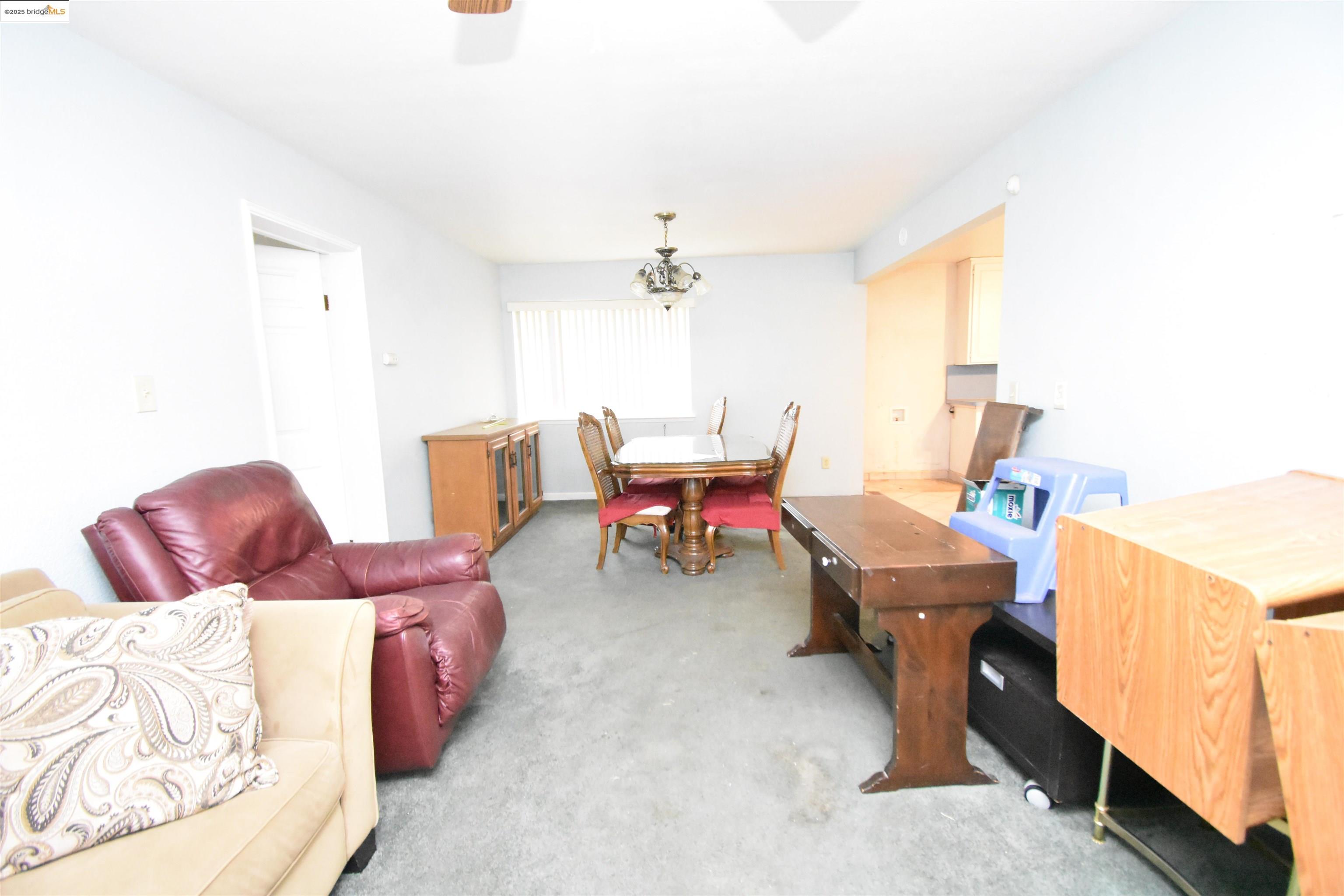 Detail Gallery Image 9 of 18 For 123 S Washington Ave, Manteca,  CA 95336 - 3 Beds | 3 Baths