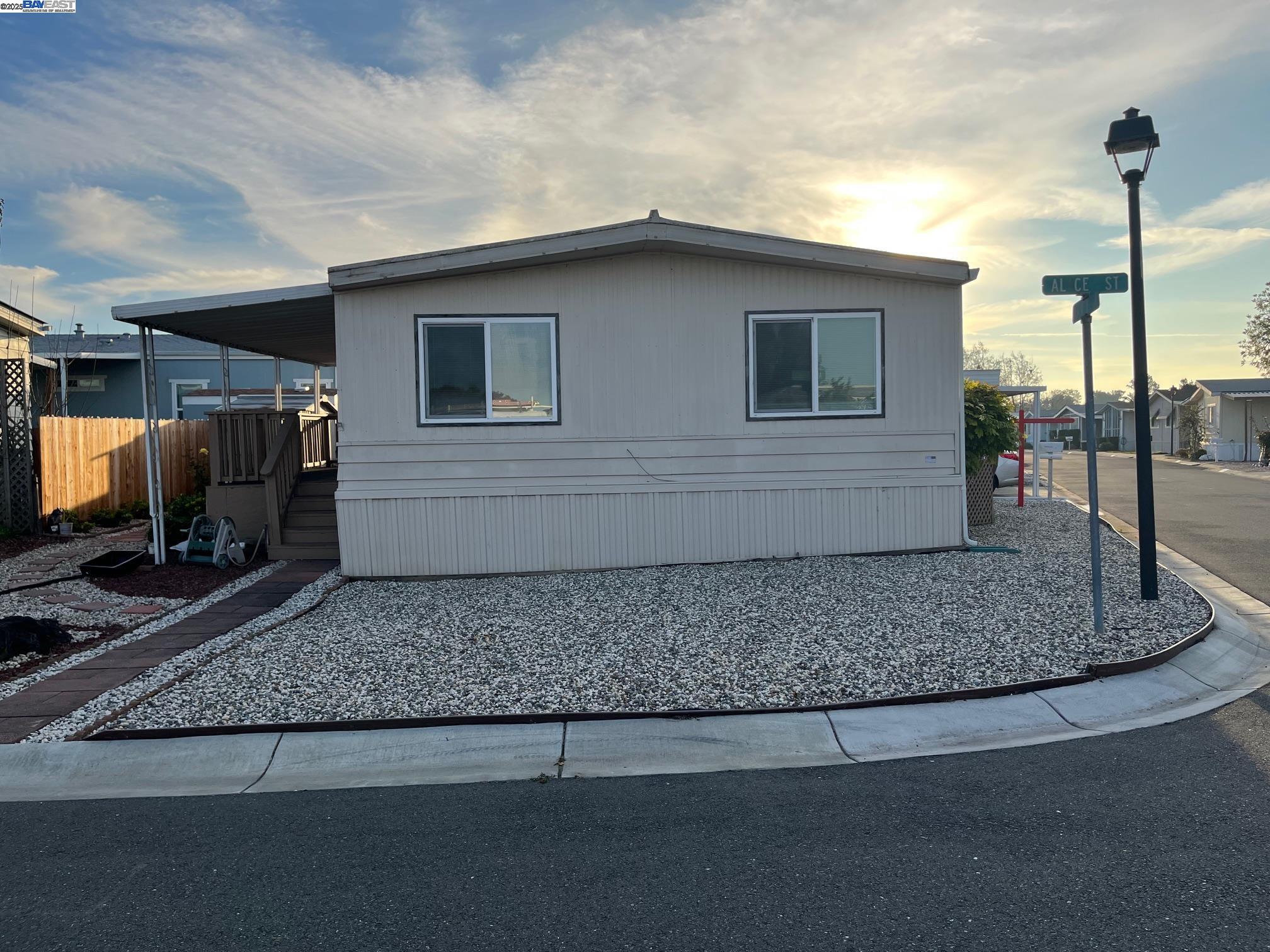 Detail Gallery Image 18 of 24 For 4141 Deep Creek Rd. #180,  Fremont,  CA 94555 - 2 Beds | 1/1 Baths