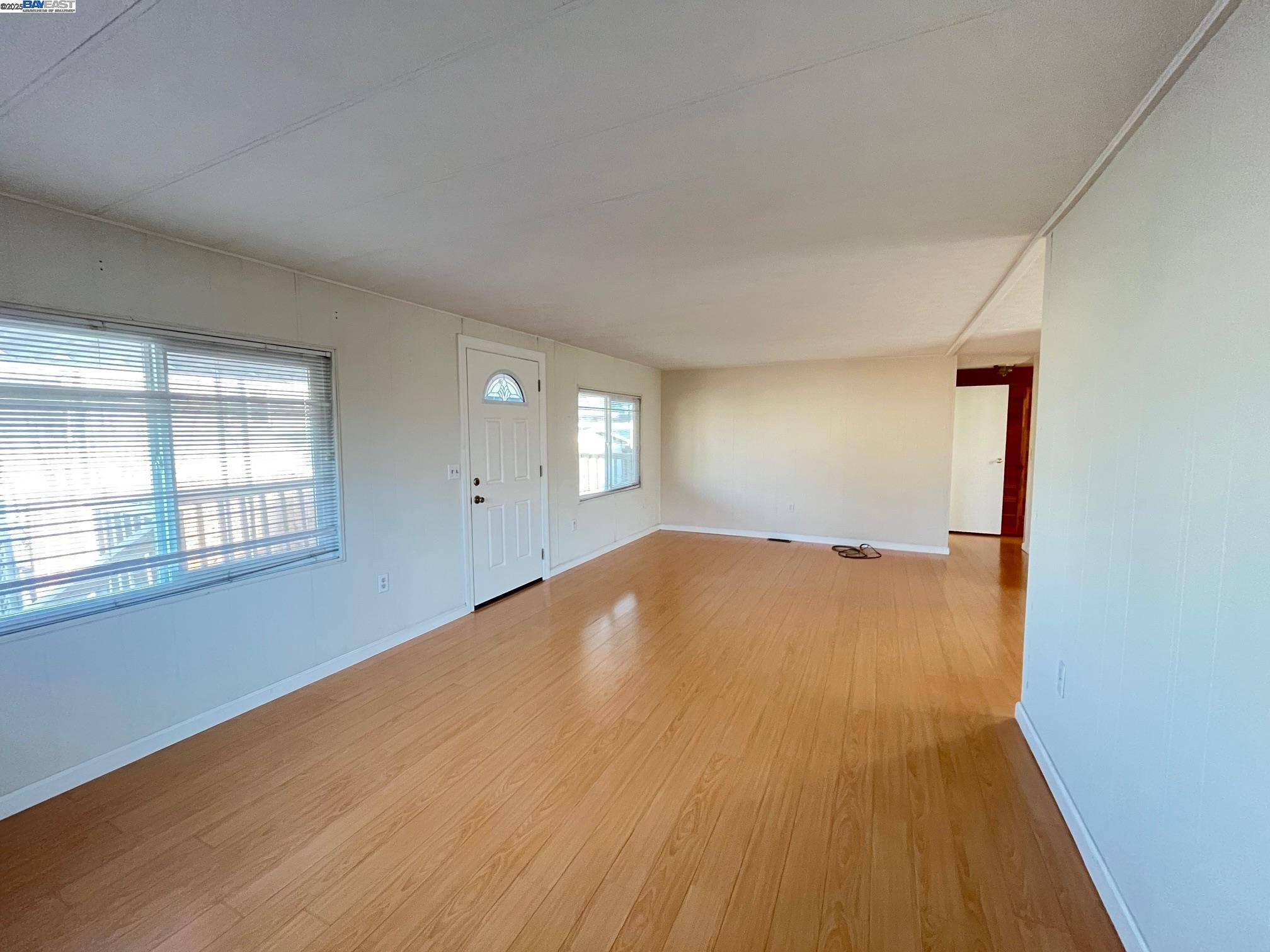 Detail Gallery Image 8 of 24 For 4141 Deep Creek Rd. #180,  Fremont,  CA 94555 - 2 Beds | 1/1 Baths