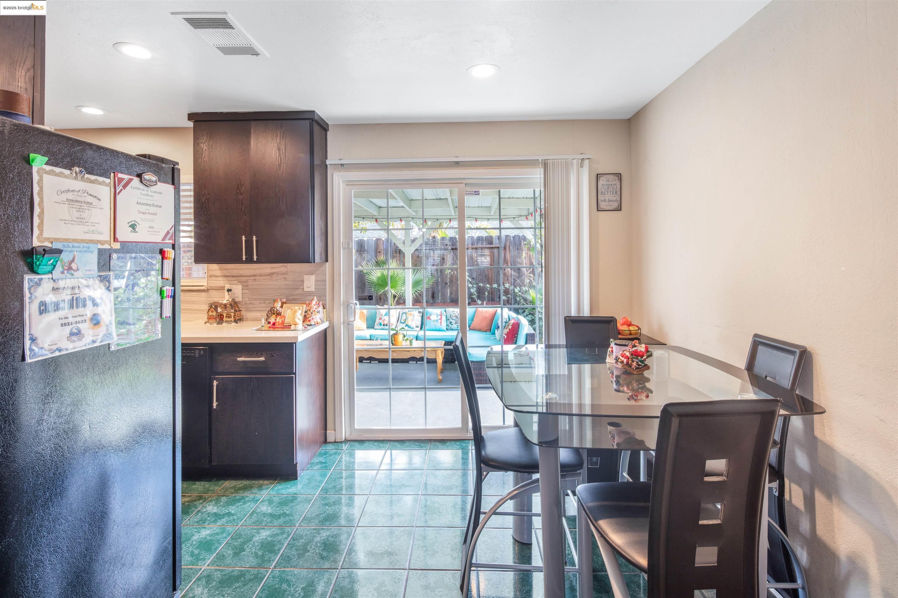 Detail Gallery Image 12 of 45 For 83 Asbury Way, Pittsburg,  CA 94565 - 3 Beds | 2 Baths