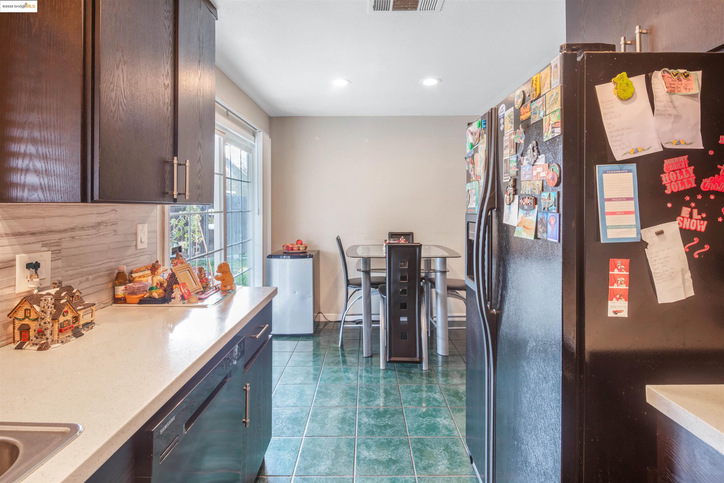 Detail Gallery Image 13 of 45 For 83 Asbury Way, Pittsburg,  CA 94565 - 3 Beds | 2 Baths