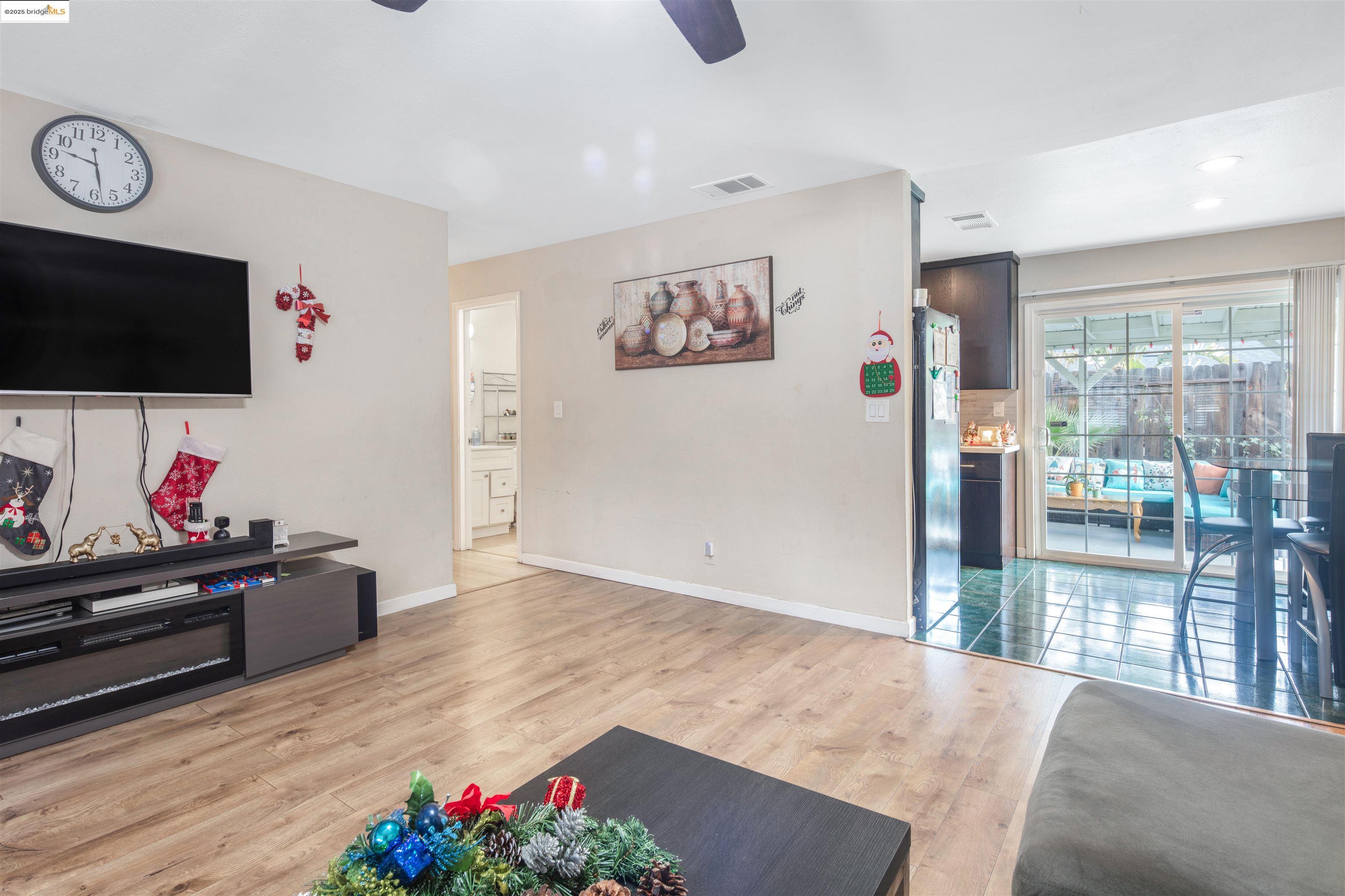 Detail Gallery Image 16 of 45 For 83 Asbury Way, Pittsburg,  CA 94565 - 3 Beds | 2 Baths