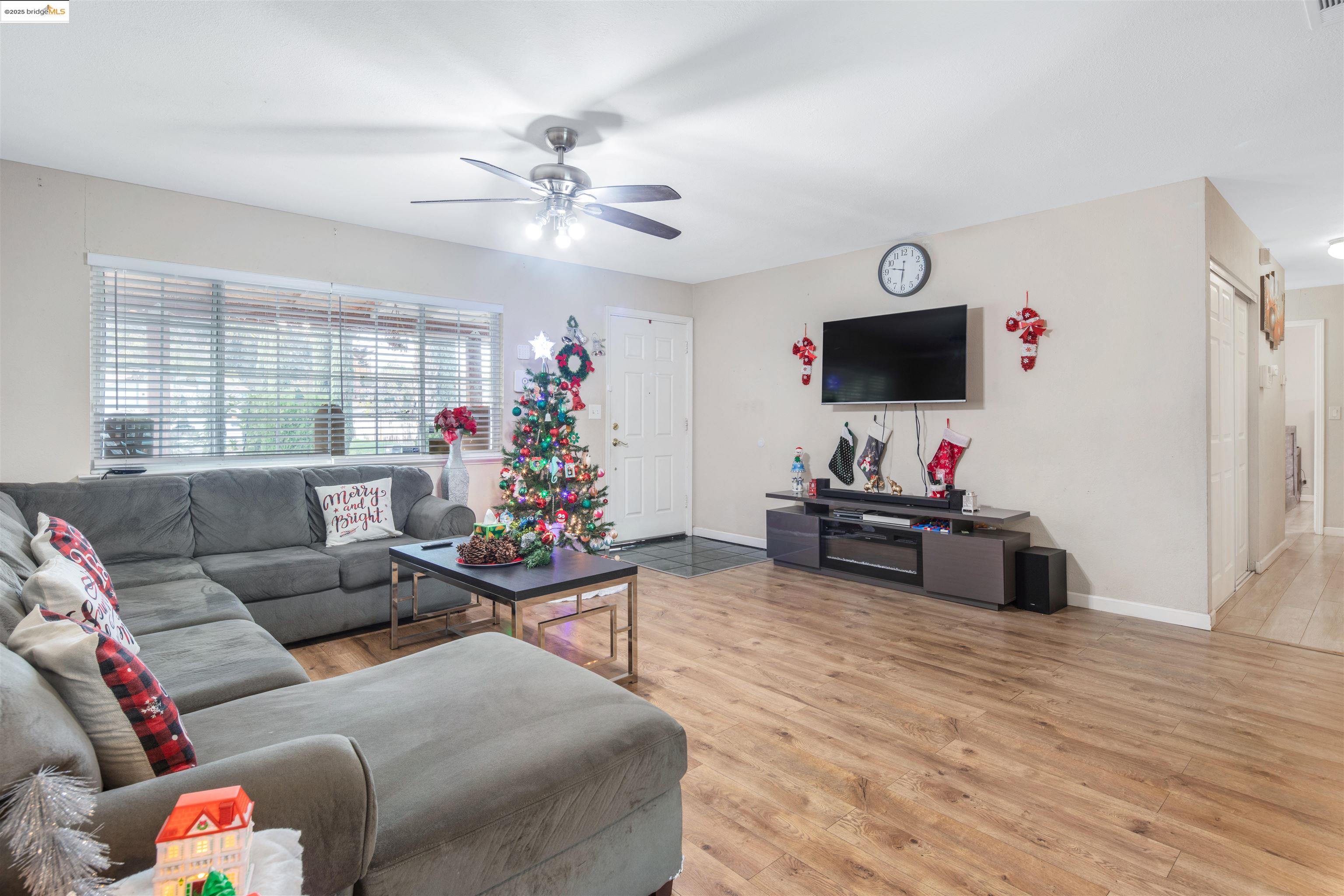 Detail Gallery Image 17 of 45 For 83 Asbury Way, Pittsburg,  CA 94565 - 3 Beds | 2 Baths