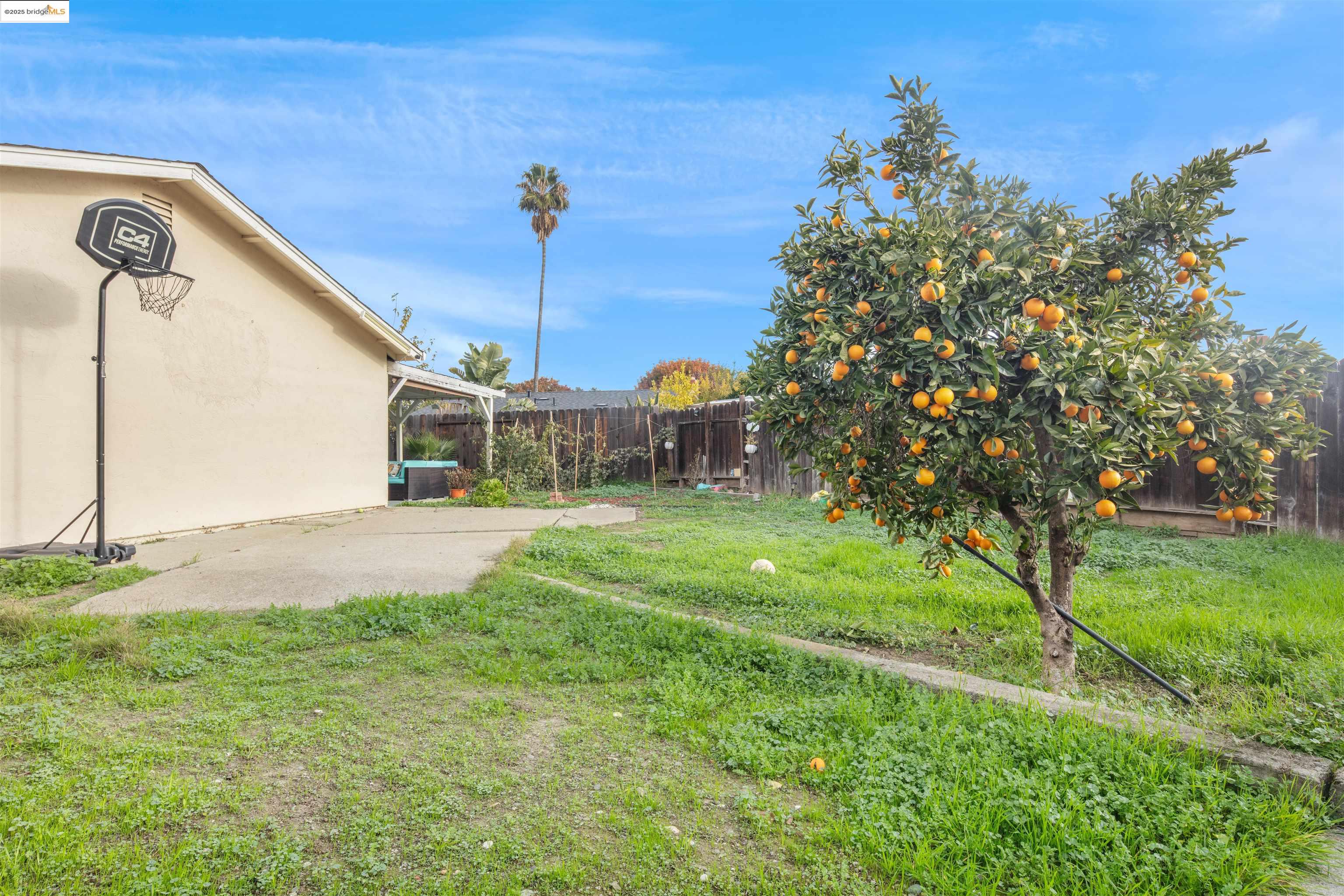 Detail Gallery Image 37 of 45 For 83 Asbury Way, Pittsburg,  CA 94565 - 3 Beds | 2 Baths