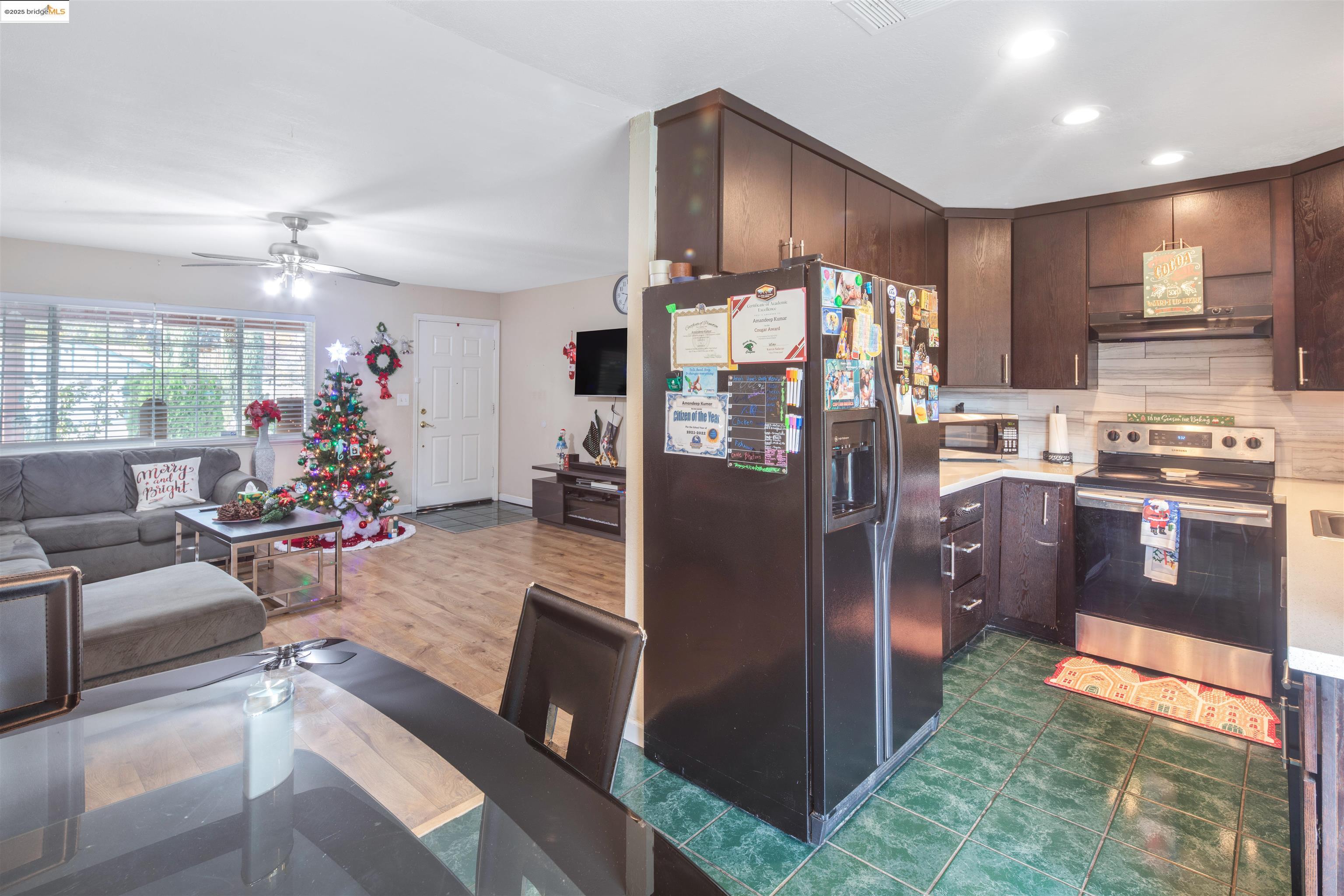 Detail Gallery Image 9 of 45 For 83 Asbury Way, Pittsburg,  CA 94565 - 3 Beds | 2 Baths