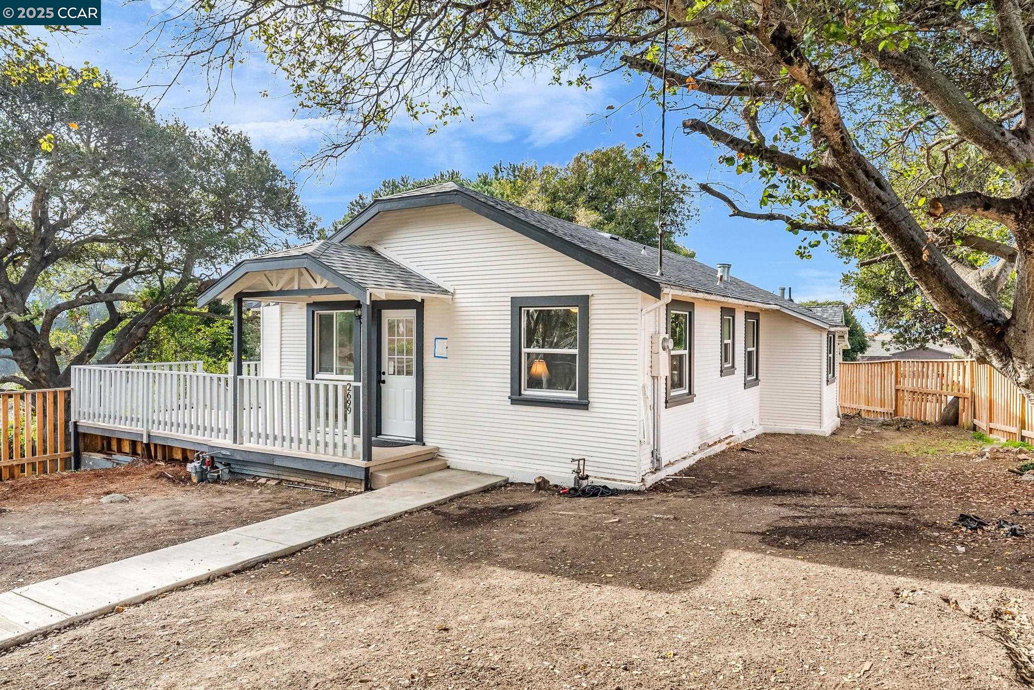 Detail Gallery Image 4 of 53 For 2699 Vale Rd, San Pablo,  CA 94806 - 3 Beds | 2 Baths