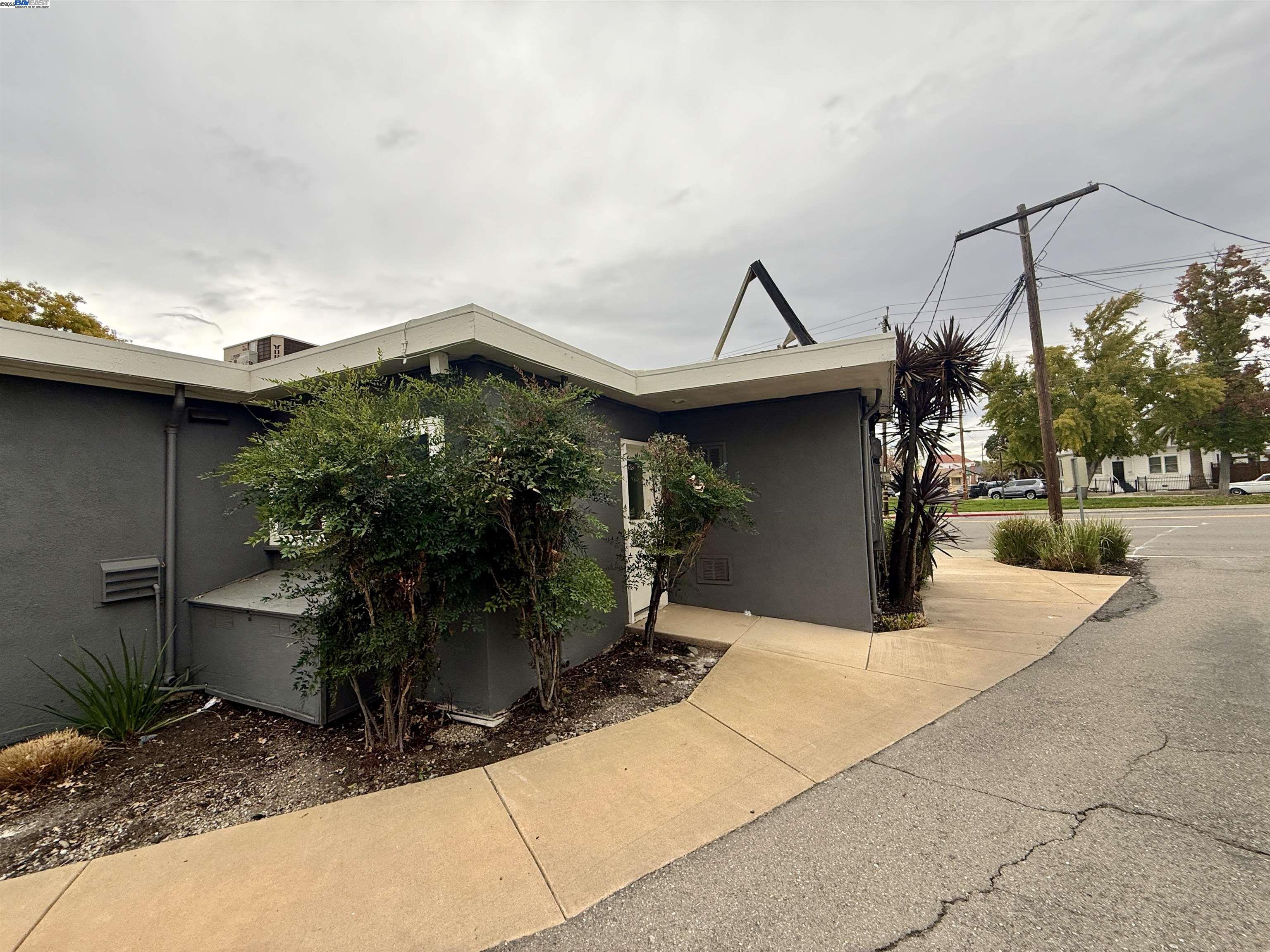 Detail Gallery Image 24 of 25 For 2545 East Ave, Livermore,  CA 94550-4736 - – Beds | – Baths