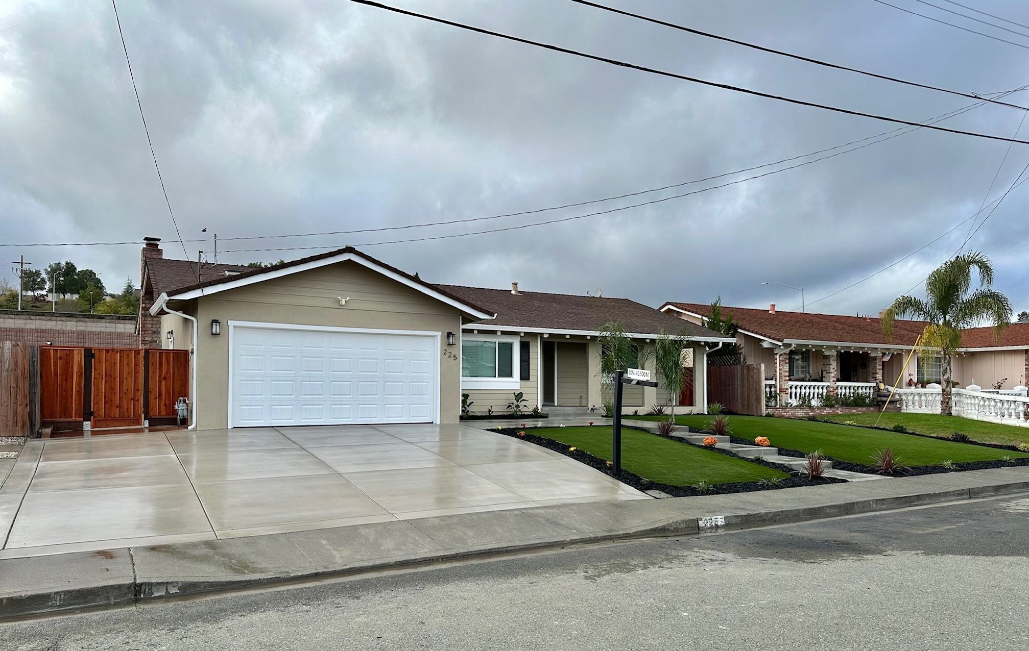 Detail Gallery Image 2 of 33 For 225 Kent Pl, San Ramon,  CA 94583 - 5 Beds | 2 Baths