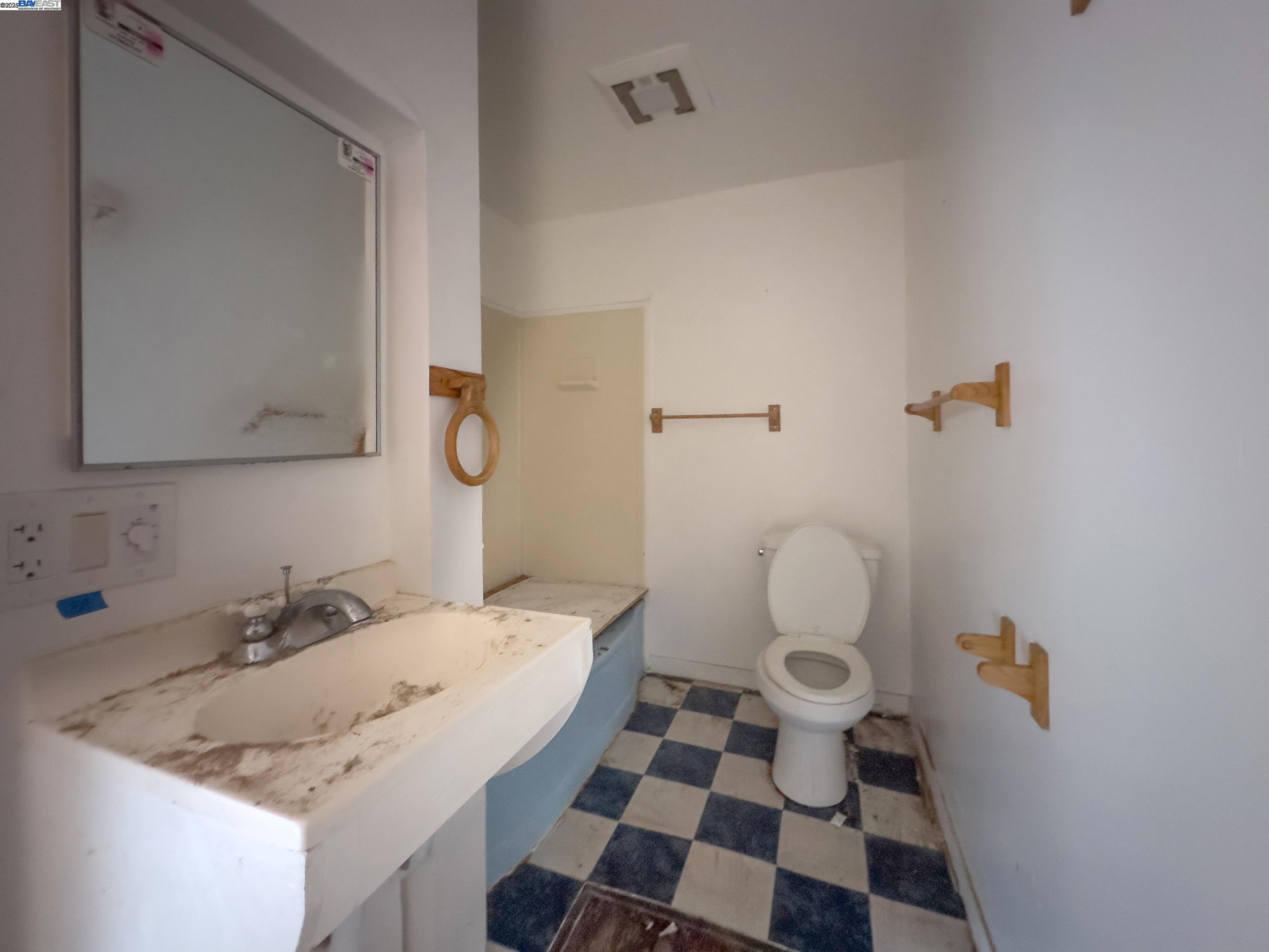 Detail Gallery Image 16 of 21 For 1770 Pleasant Hill Rd, Pleasant Hill,  CA 94523 - 2 Beds | 2 Baths