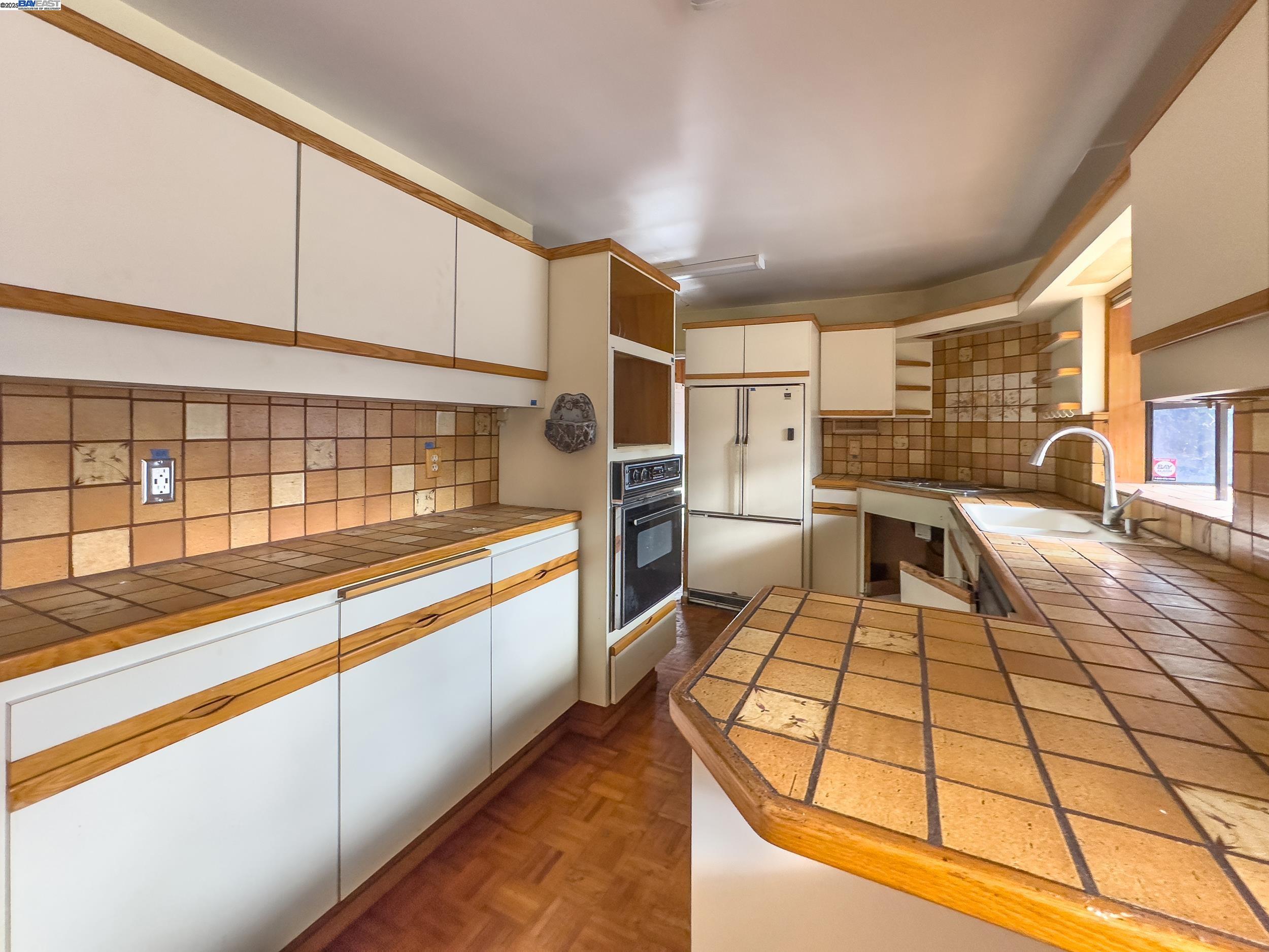 Detail Gallery Image 9 of 21 For 1770 Pleasant Hill Rd, Pleasant Hill,  CA 94523 - 2 Beds | 2 Baths